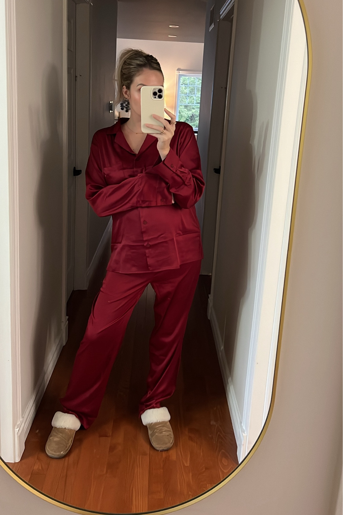 The most perfect satin holiday pajamas from h&m ♥️🎅🏻🎄 (wearing size medium) 

Loungewear 
Bump friendly 
Pjs


#LTKwinter #LTKcanada #LTKgiftguide