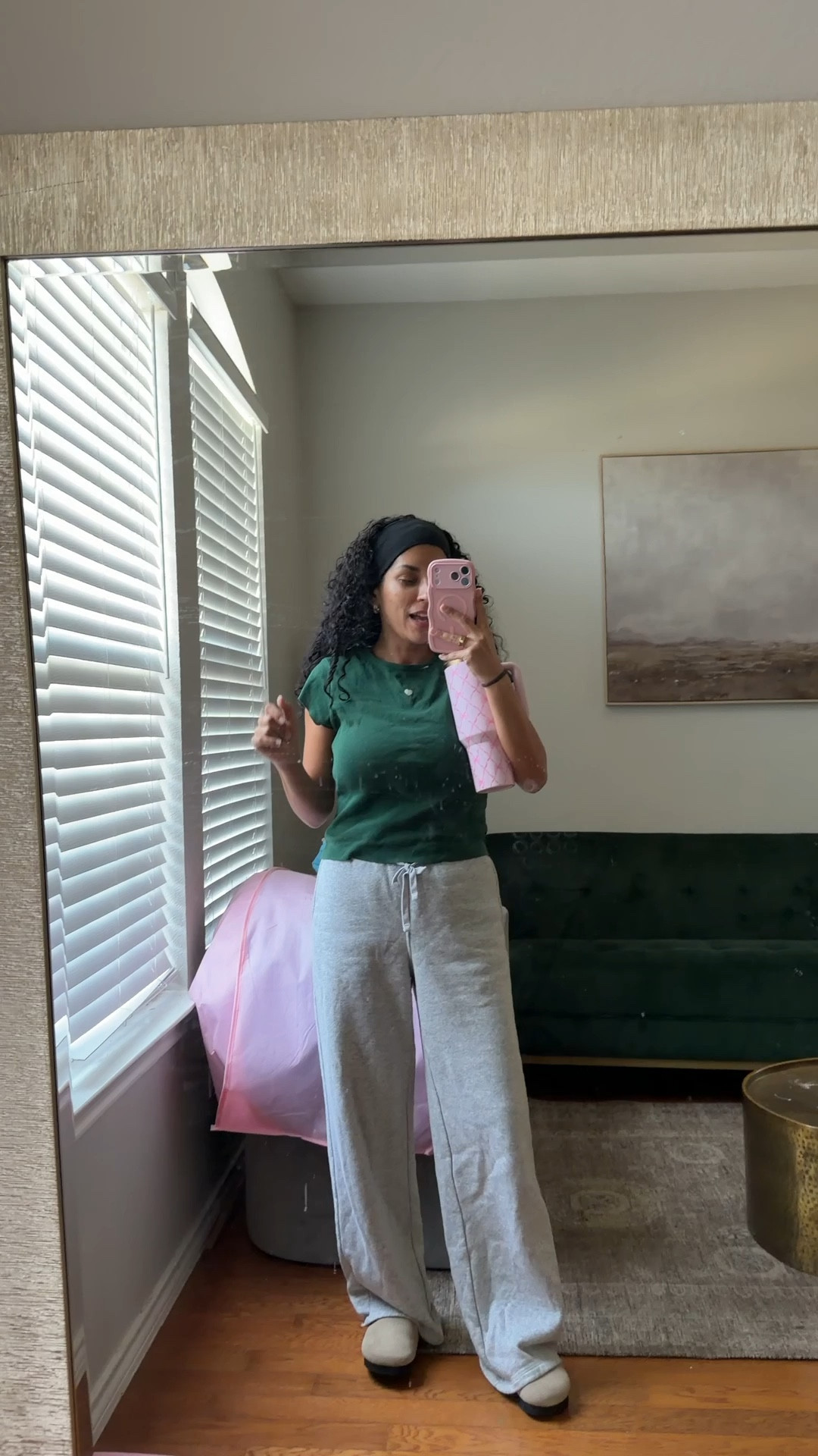 I am completely obsessed with these FITORY slip on platform clogs! They are actually so cute and go with a ton of outfits. I got the tan color and my true size 7.5. The fit perfectly 🥰🤏🏽
#fitory #clogs #mules #shoes #trending #spring

#LTKSeasonal #LTKdayinmylife #LTKgrwm