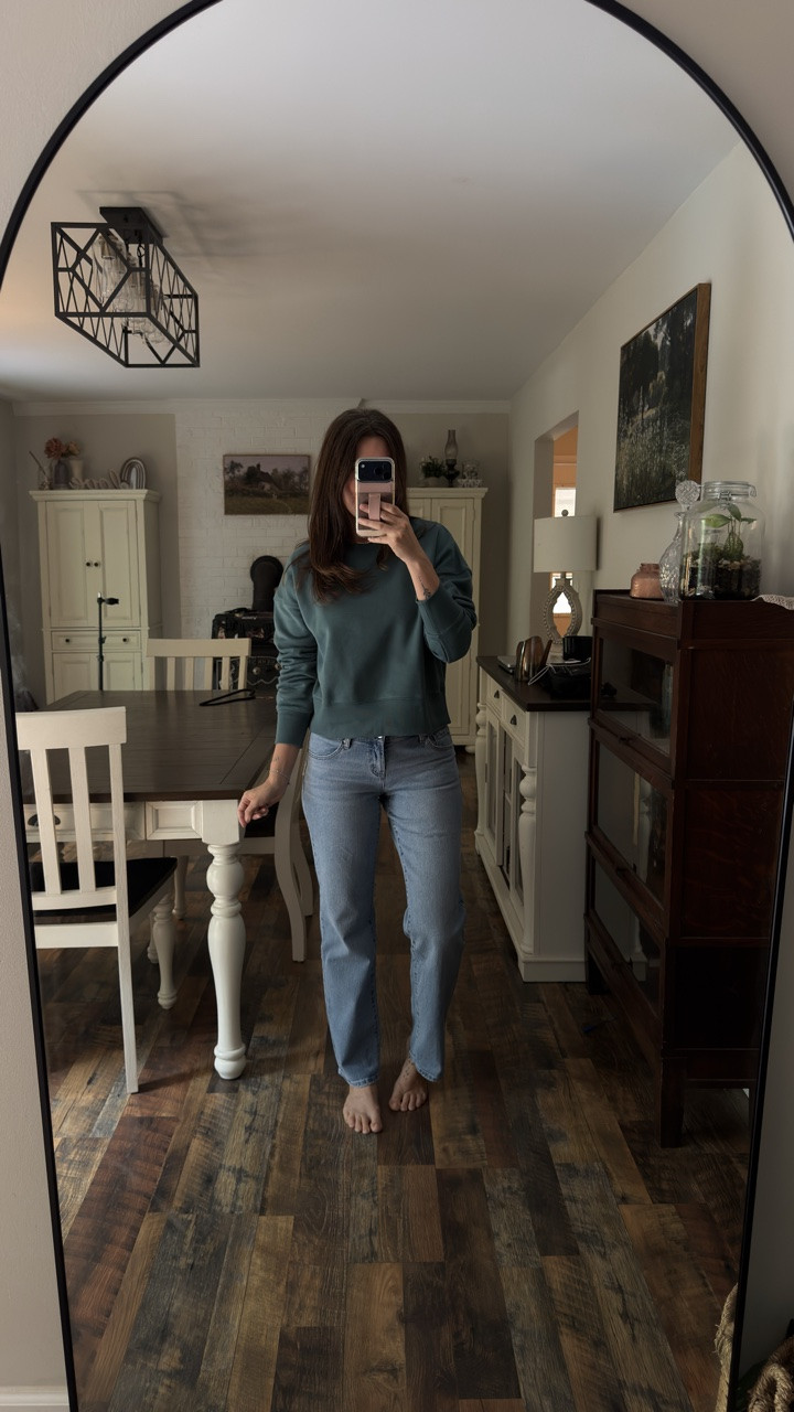 Kinda of shocked to find jeans for $17 

Wearing small top and size 4 jeans

#LTKootd #LTKSaleAlert