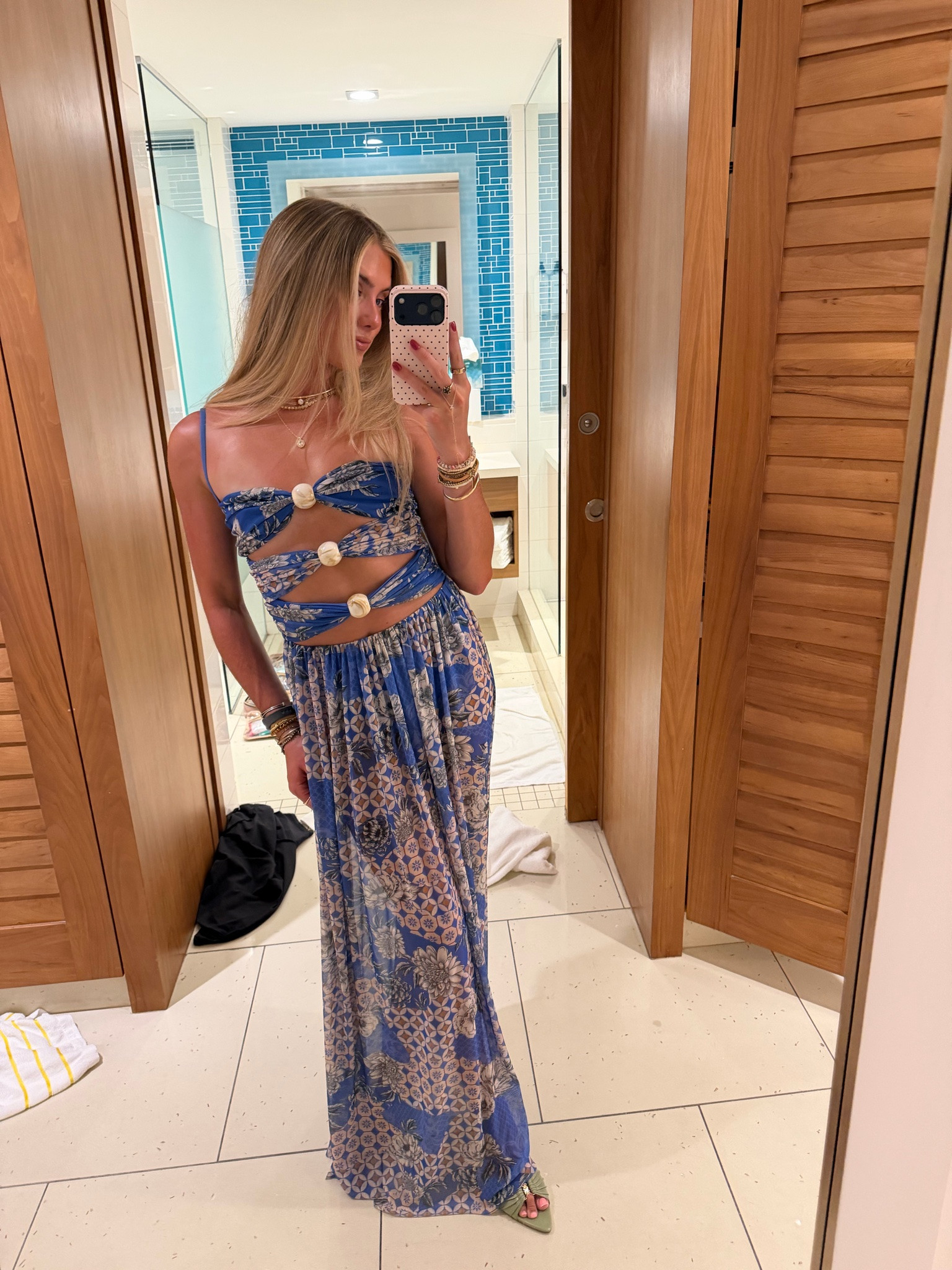 My last dress of the trip! This is from Agua Bendita size xs Meeg Dress in Blue. My necklaces are all @electricpicks  my shoes are from amazon they are YSL look for less and I wore my green Gucci bamboo purse. @aguabendita