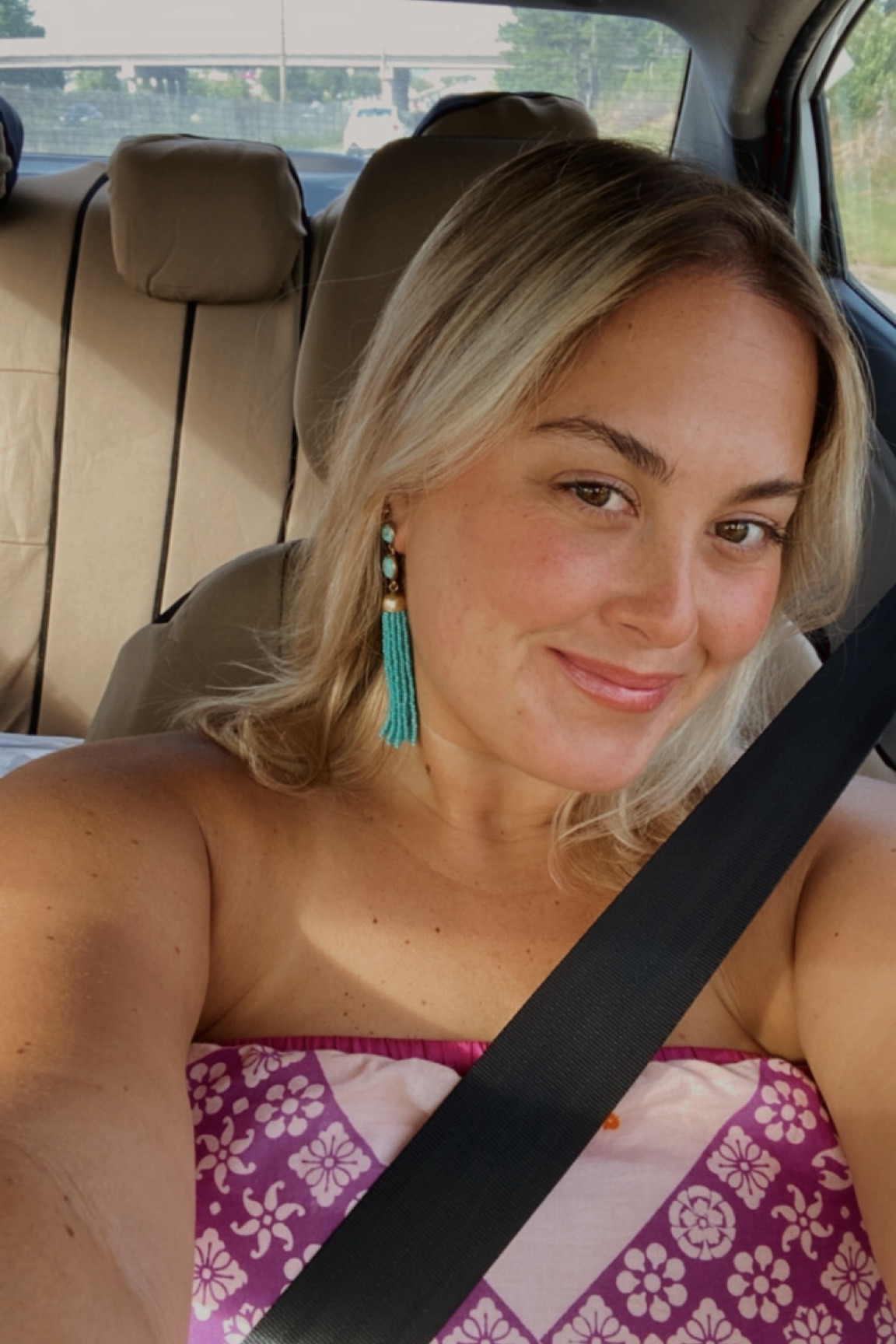 fake tanner for the girlies who work inside all day but want to feel tan when they go out 😭😅 seriously this stuff is great because of the price point. not to mention, it also dries in minutes and you don’t have to wash it off 🩷

#LTKmidsize #LTKGiftGuide #LTKbeauty