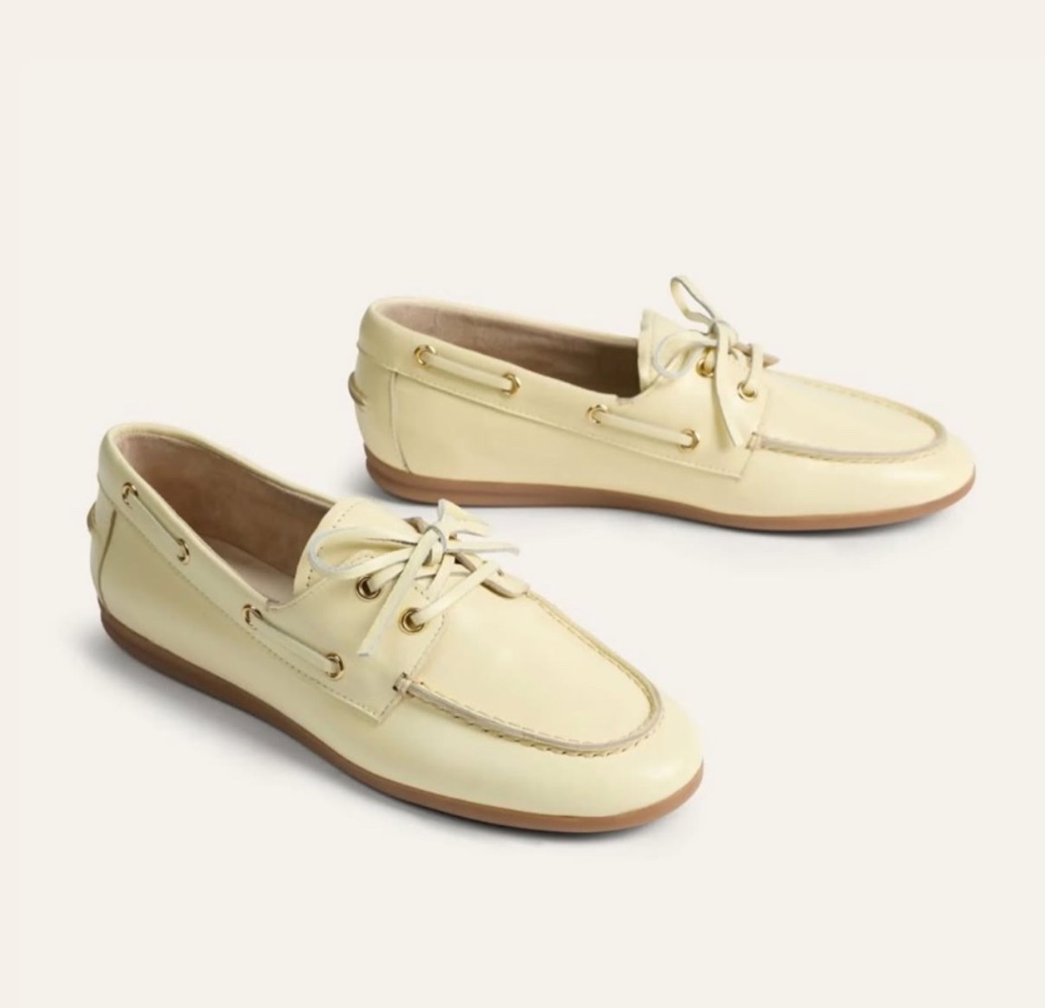 The cutest butter yellow boat shoes…and a Miu Miu lookalike!

#LTKootd
