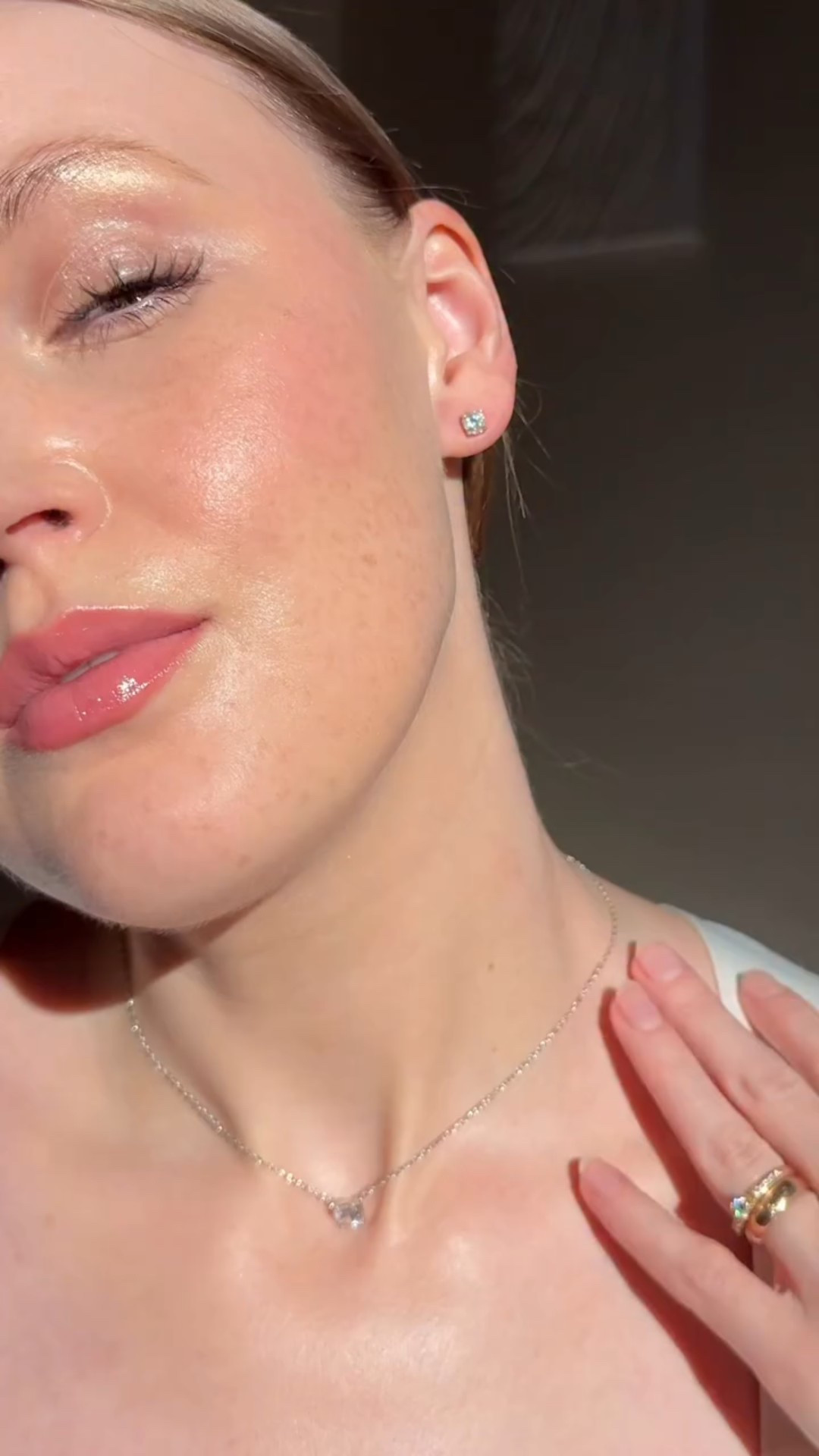 Gifted by @eamtijewelry ✨ 

Minimal, elegant & made for everyday wear ✨

These 925 sterling silver pieces are designed for real life —
hypoallergenic, tarnish-resistant, and effortless to style 🤍

Perfect for daily looks, travel, and special moments.
I love jewelry that looks luxe but feels easy — casual or dressed up, it always works ✨

🎁 15% OFF with my code: AWWLNMRH
🔗 Shop here: https://www.eamtijewelry.com/?ref=ssbwnkgu

#giftedeamtijewelry #sterlingsilver #everydayjewelry #minimaljewelry #ugcbeauty