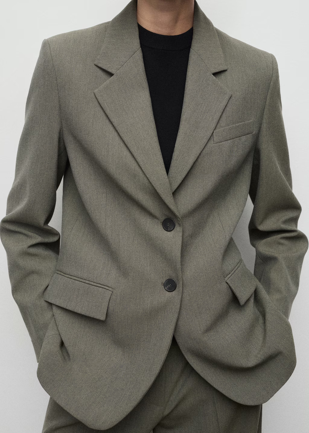 Suit blazer with flap pockets | MANGO (UK)