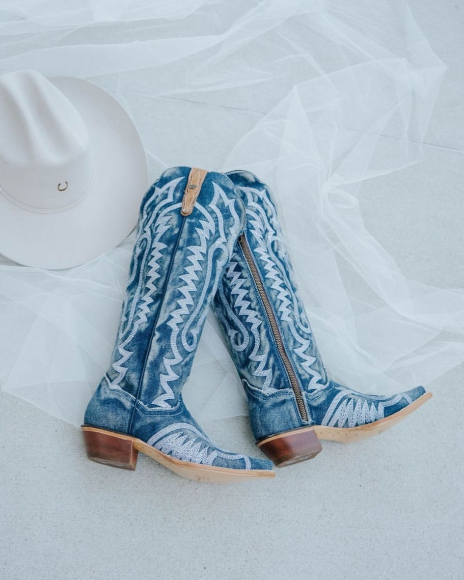 Dan post denim boots!

#LTKWedding #LTKStyleTip #LTKShoeCrush