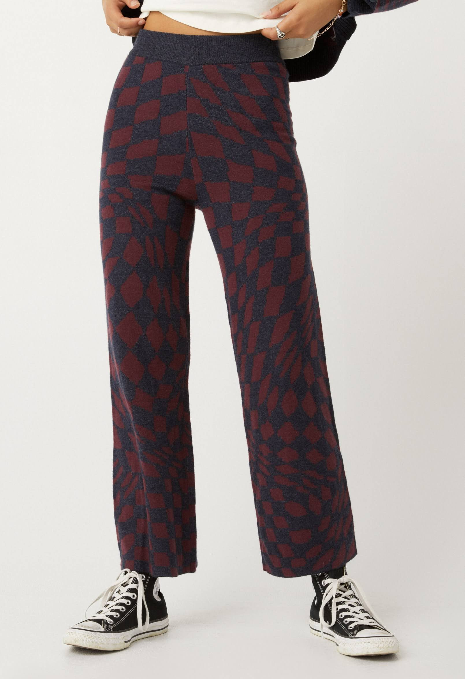 Plum berry wave knit pant | Daydreamer