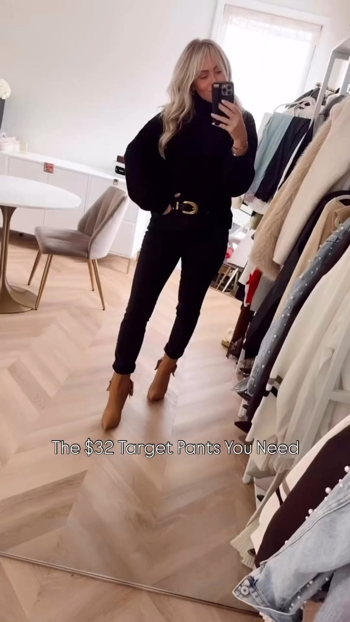 The $32 Target jeans you need! Size up one! So good! 

Target style. Jeans. Skinny jeans. Amazon fashion. Date night. 


#LTKStyleTip #LTKFindsUnder50 #LTKWorkwear