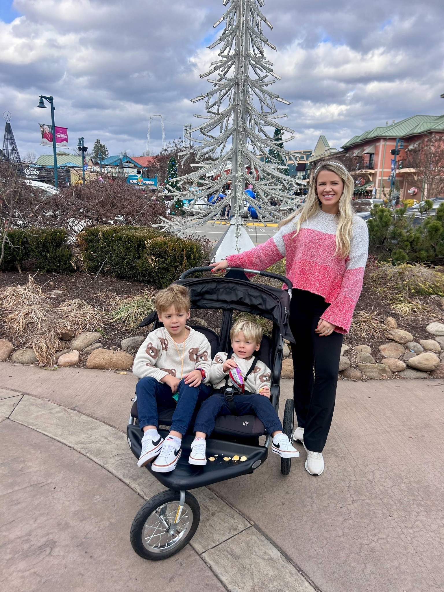 the best side by side stroller 🤍

#LTKKids #LTKTravel #LTKBaby