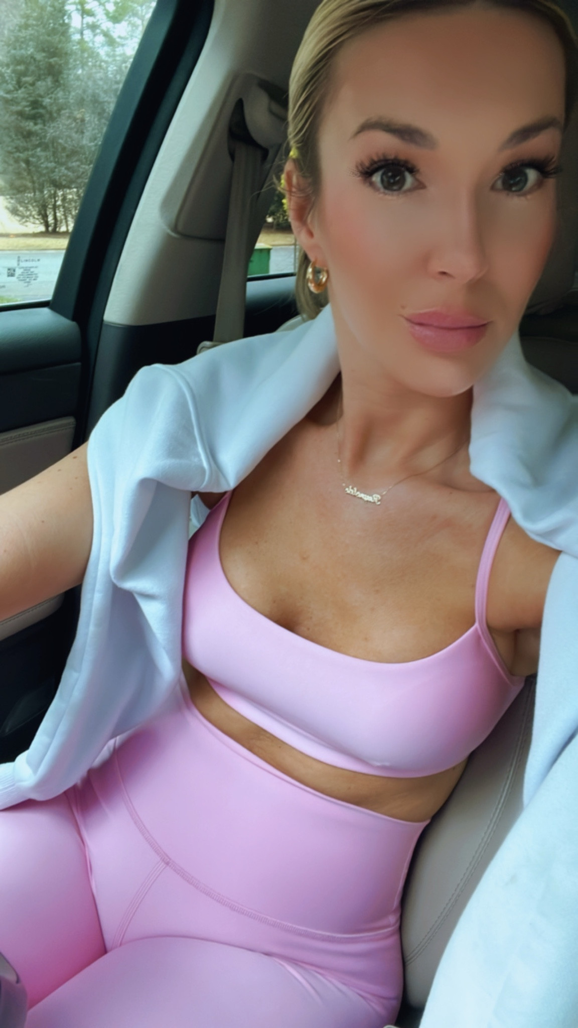 Alo sweet pink set! 🩷 size small in leggings & medium in sports bra 

#alo #alosweetpink #aloleggings 