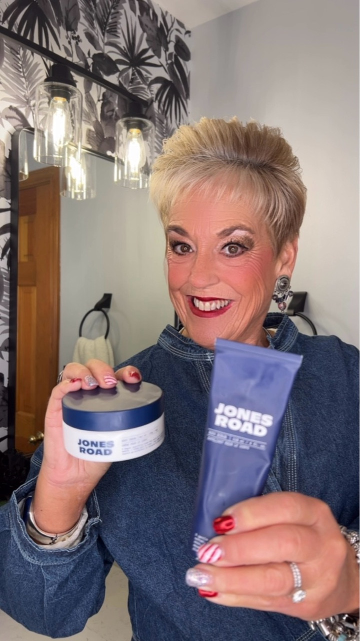 Jones Road
Exfoliant 
Body Cream
Skin Care
Dry Skin
