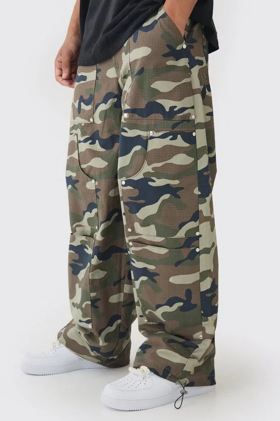 Ripstop Elasticated Waist Baggy Camo Carpenter Trousers | boohooMAN (DE, IE & UK)