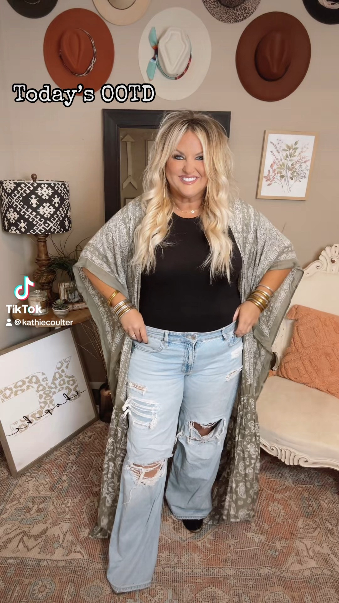 Kimono: Shop KC
Jewelry: Highway Hippie

#LTKFindsUnder100 #LTKStyleTip