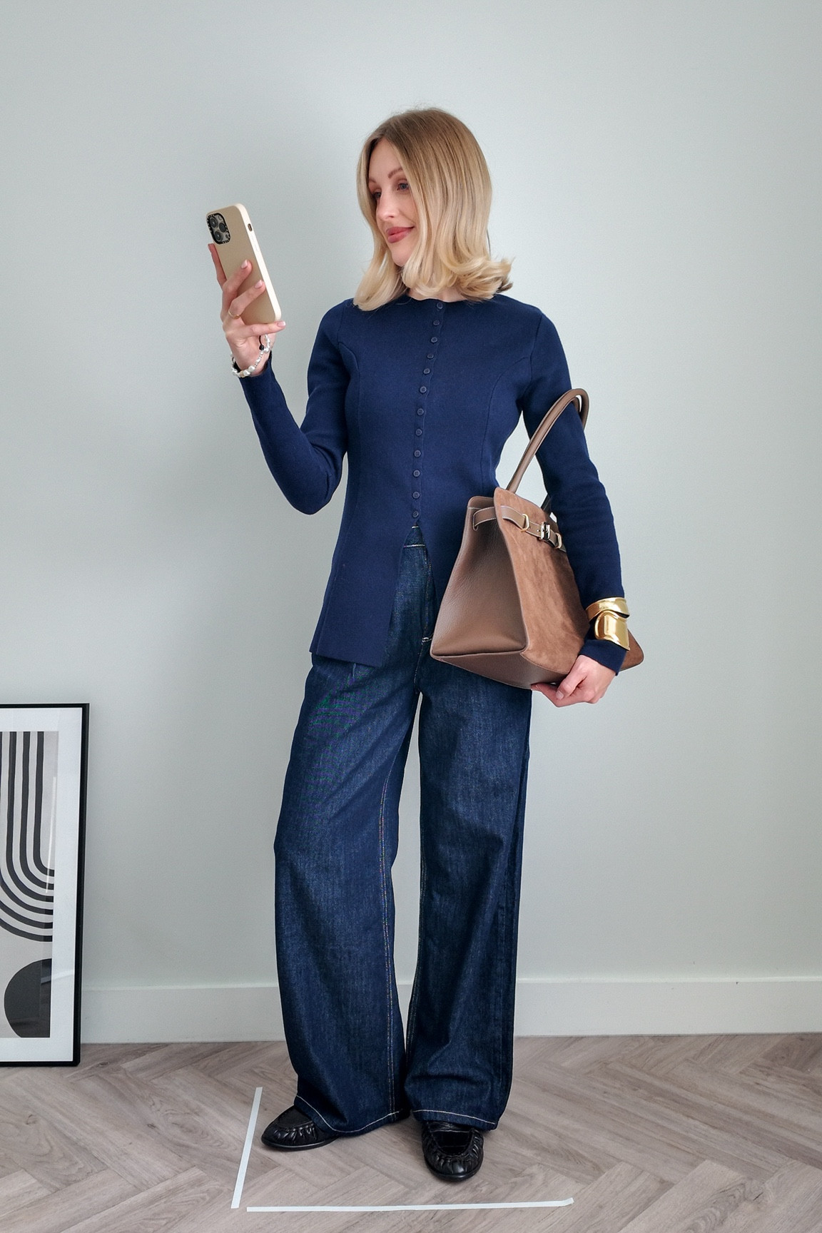 Fitted cardigan, navy cardigan, aligne, suede tote bag, jeans, loafers, outfit spring capsule wardrobe 

#LTKspring #LTKFashionMonth #LTKeurope