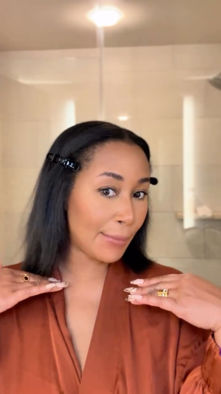 💄 “Soft makeup isn’t basic — it’s discipline.” 👏🏽

Anyone can do a full beat, but it takes confidence to embrace subtlety and let your natural beauty shine. 🌸
This season, my glow-up isn’t about doing more — it’s about doing less, with intention. 🕯️

Because elegance isn’t loud. It’s refined. It’s knowing that your presence speaks louder than your highlight ever could. ✨

🪞 Reminder: you don’t have to prove your beauty. You embody it. 💕

👇🏽 Comment “✨ELEGANCE” if you’re choosing soft glam + soft energy this season.

#HigherSelfJourney #SoftLifeEra #ElegantMakeup #NoMakeupMakeup #GlowUpJourney #LuxuryLifestyleVibes #BeautyInSimplicity #EverydayGlam #FeminineEnergy #MsNaturalYou

#LTKBeauty #LTKStyleTip