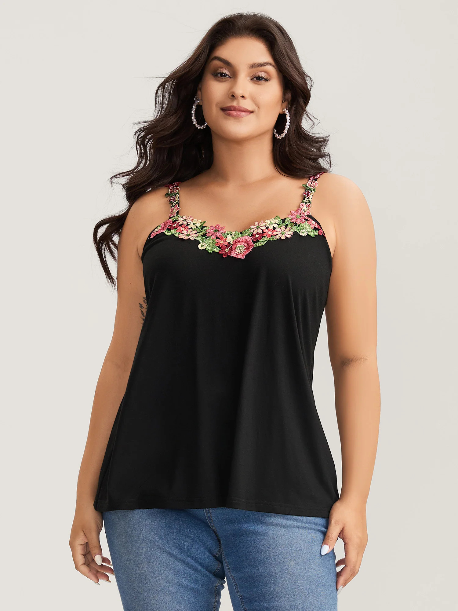 3D Floral Neckline Tank Top | Bloomchic