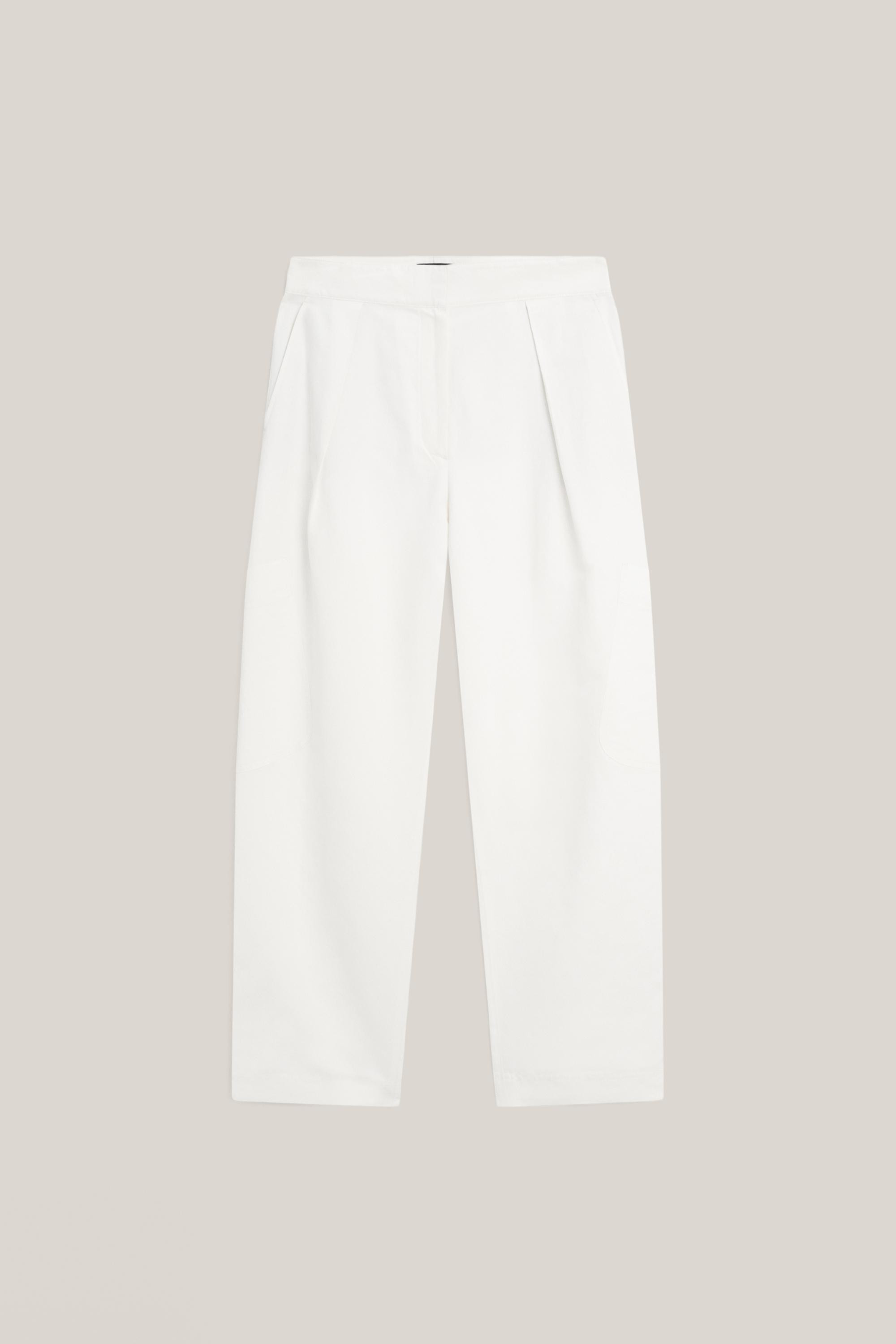 NEW VIEW LOOK
Flowing trousers with darts - LIMITED EDITION

 £149  Colour:  Beige  Add to baske... | Massimo Dutti UK