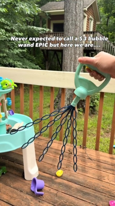 FOLLOW,LiKe and comment BUBBLES and I’ll send it your way. The following is just to make sure you can see the message. I’m so glad that these bubble wands are back this year because they are truly epic like my kids love them and they are so much fun! Definitely a win with the kids! #momof3