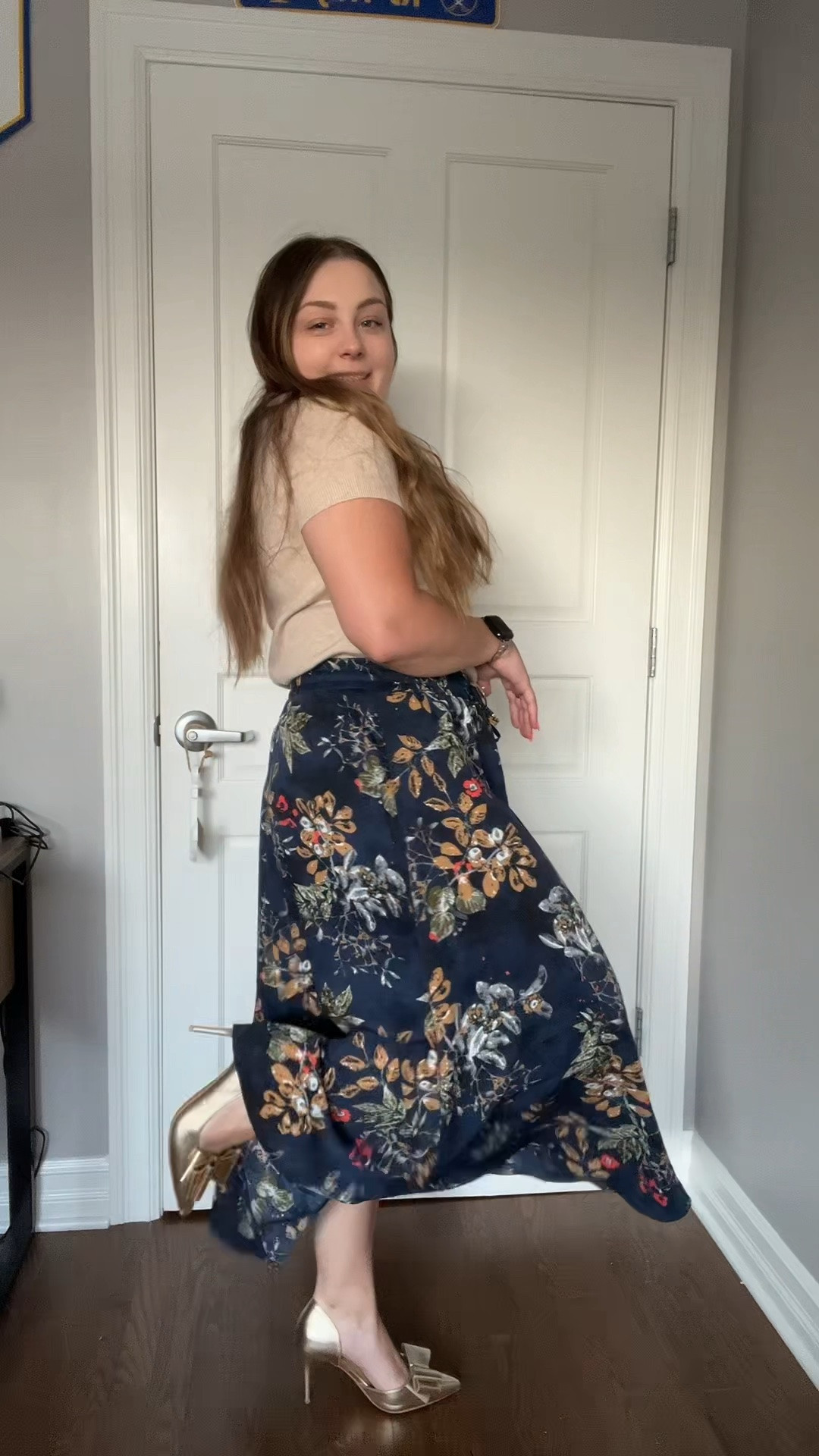POV: I found the top that goes with literally everything to match the vibe you need! 🙌🏻

It’s full length (iykyk), so it’s perfect for a polished, professional look at work dressed up with a blazer, skirt, or trousers if needed…. OR for a wedding, baby shower, or brunch dressed up with a cute skirt! 😍

The fit is effortless, it’s easy to style, and it’s definitely becoming a staple in my closet! 👏🏻

#TikTokMadeMeBuyIt #OOTD #professionals #WeddingGuestOutfit #BabyShowerStyle

#LTKootd #LTKPetite #LTKWorkwear