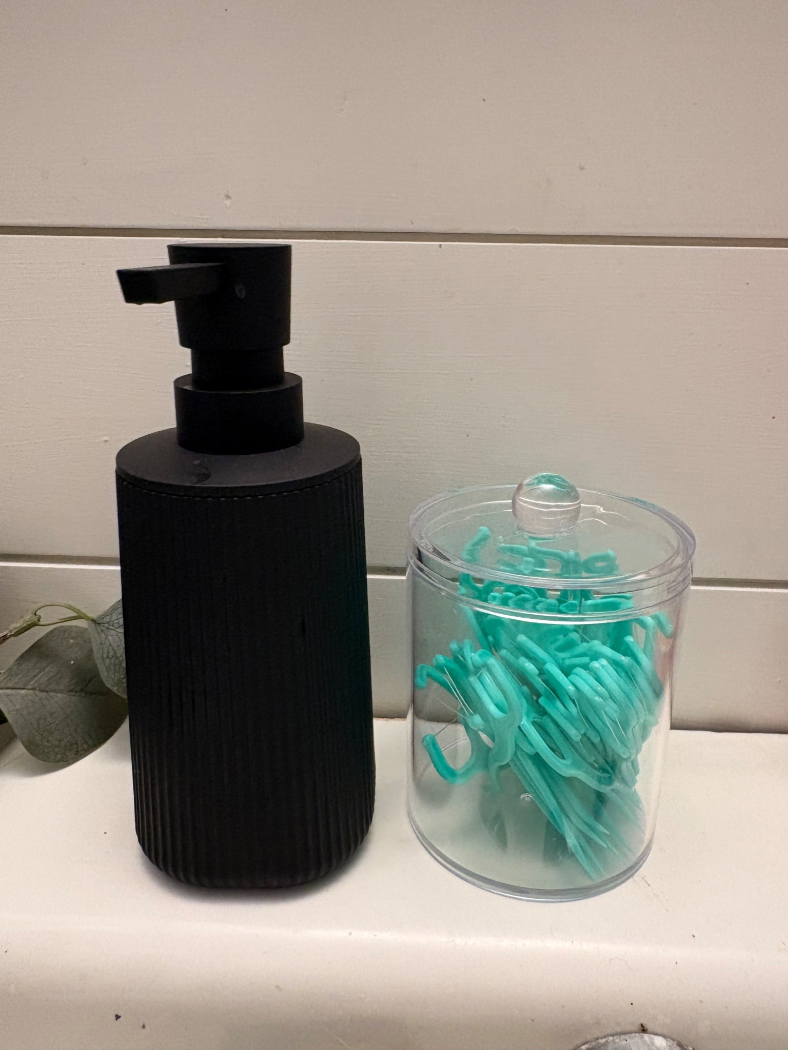 Glass like look without the breakage risk. Holds q-tips, cotton rounds, floss picks, & more. Keeps bathroom items dust free and neatly displayed.