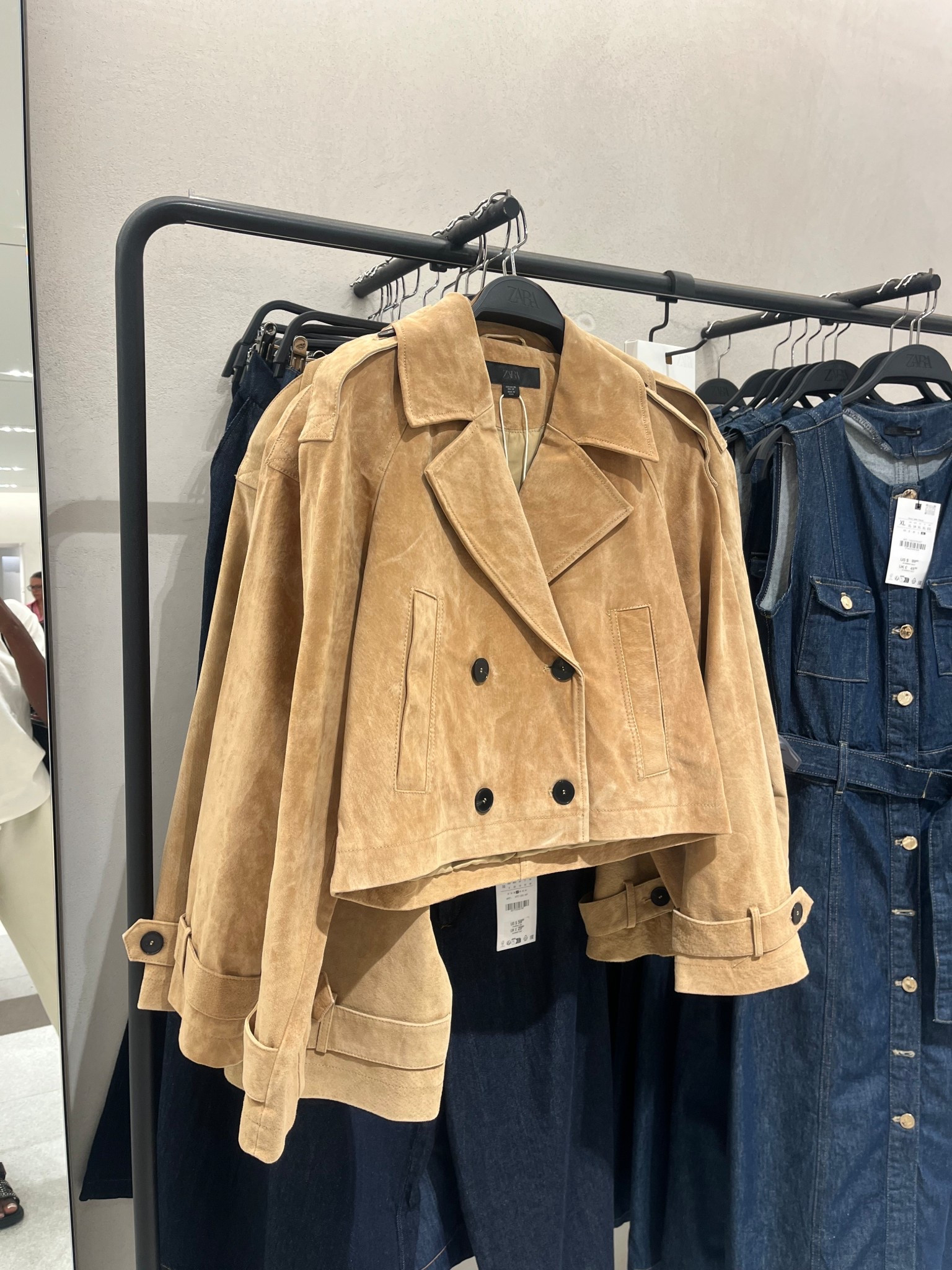 The most gorggg trench coat 🤤

Tags: autumn outfit, autumn, winter, molly mae style, Zara, transitional outfit, transition, autumnal, knitwear, Ugg boot, suede,
  

#LTKeurope #LTKworkwear #LTKautumn #LTKeurope #LTKautumn #LTKstyletip