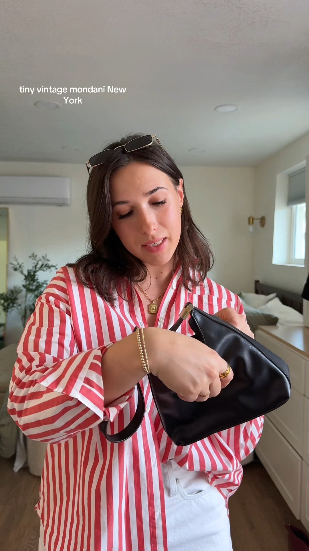 Monday workday ootd ! 


spring fashion, spring ootd, elevated outfits, elevated basics, button down shirt, striped button down, white pants, baggy jeans, baggy pants, chunky sneakers, spring shoes 

#LTKSeasonal #LTKFindsUnder100