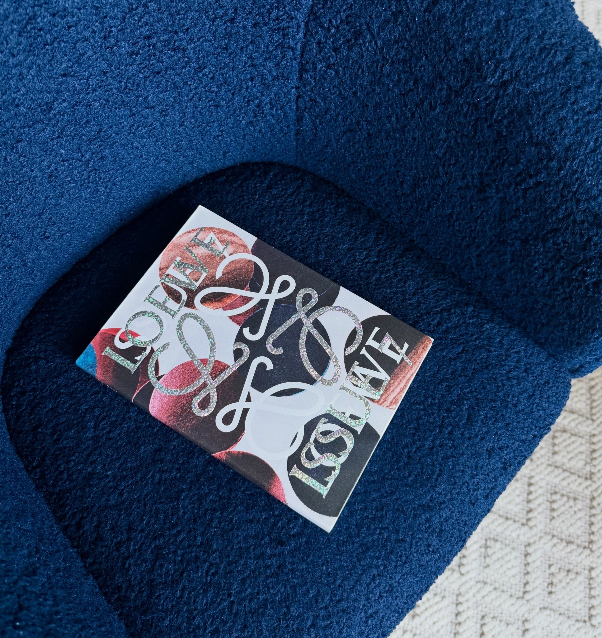 👓

Loewe
Loewe book
Coffee table book
Blue chair
Blue decor
Shearling chair
Living room decor
Home decor
Apartment style
Designer

#LTKHome