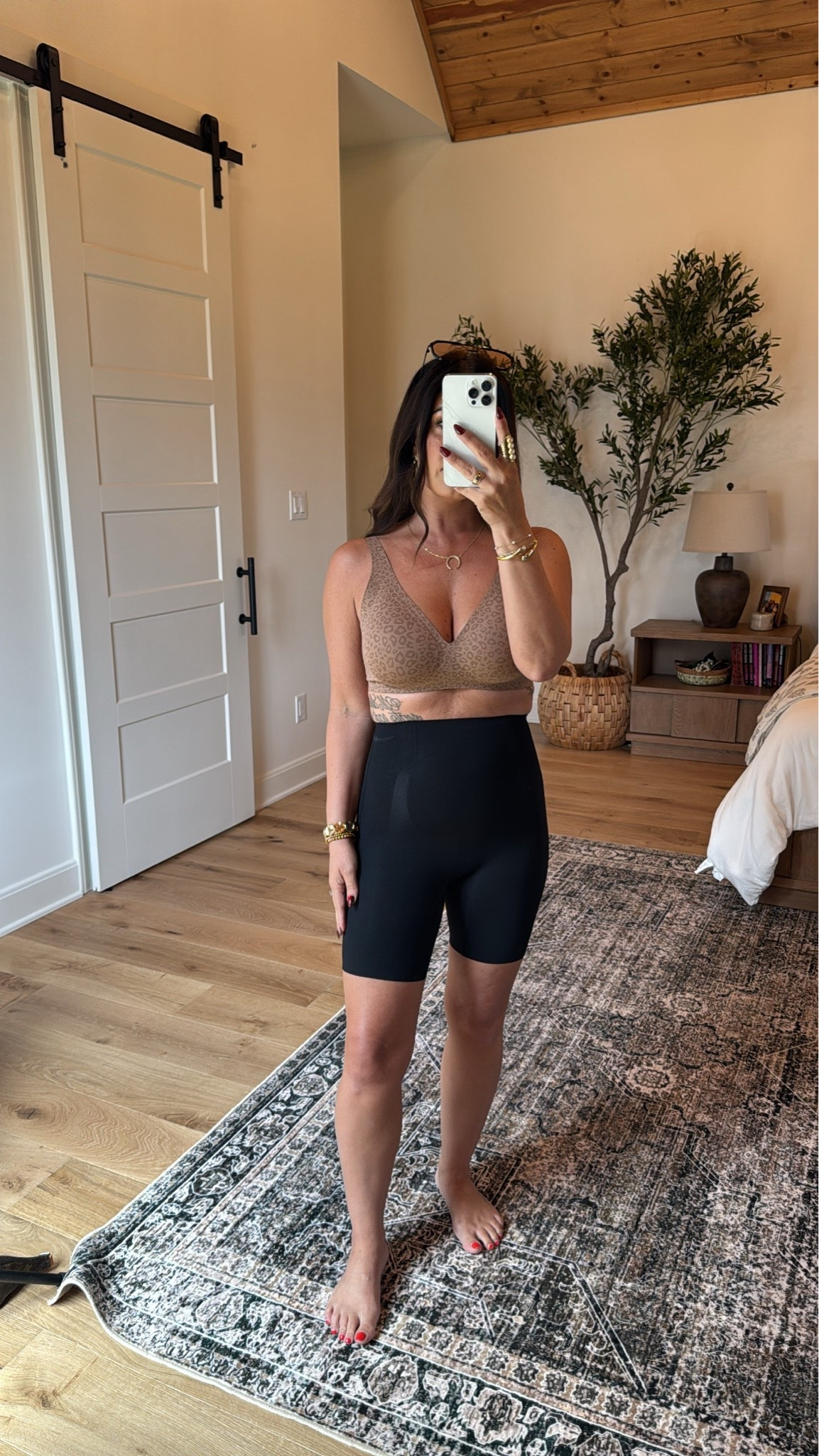 What I actually wear under my dresses! 🙌 This comfy wireless bra + smoothing shorts combo gives me the support and confidence I want without feeling uncomfortable. Such a good affordable shapewear find!
#Shapewear #WirelessBra #FashionFinds #LTKFinds #StyleTips #DressEssentials #AffordableFinds