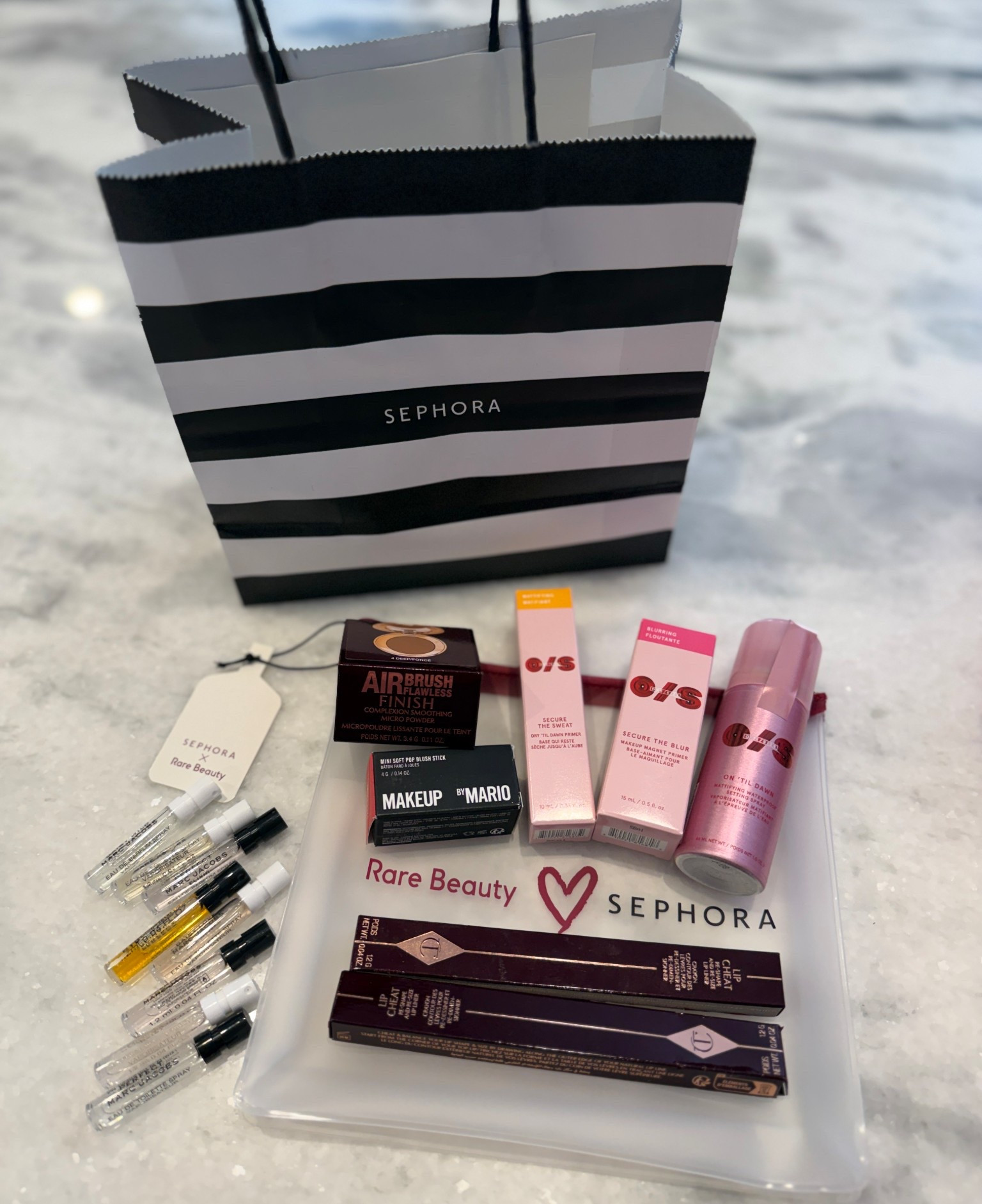 Makeup Monday…well, a week delayed. Last week I was traveling and needed some minis to throw in my carryon. Check out some @Sephora staples I love in big and travel size. 

#LTKBeauty