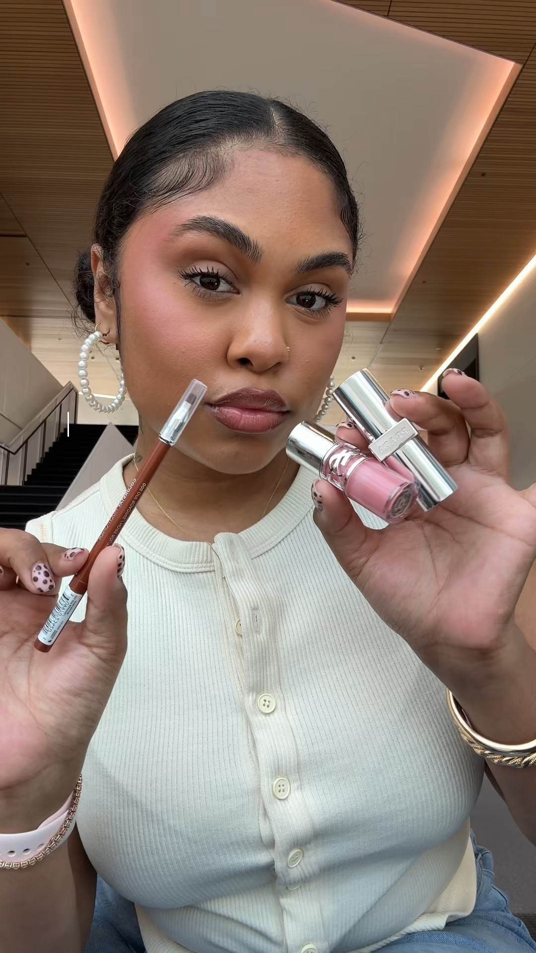 My current lip combo🎀 (products below) 

Product List
Revlon colorstay multi use lip liner (off roading)
Prada beauty soft matte lipstick (nudo)
YSL loveshine plumping lip oil gloss (02)
 

#LTKBeauty