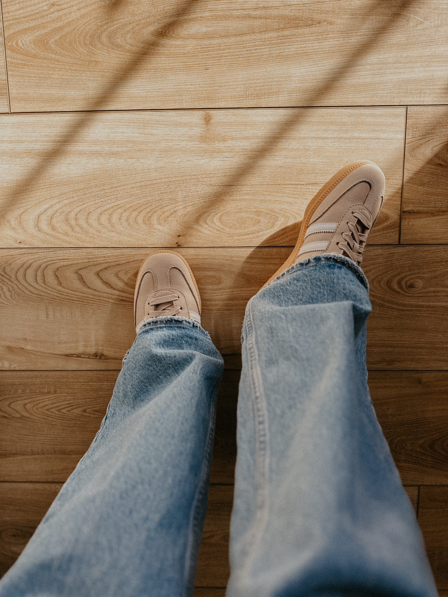 Spring sneakers you need to add to your wardrobe.. oh and the jeans too. I think I need all of the colors...

Adidas / Abercrombie / closet staples / 

#LTKStyleTip #LTKShoeCrush #LTKPetite