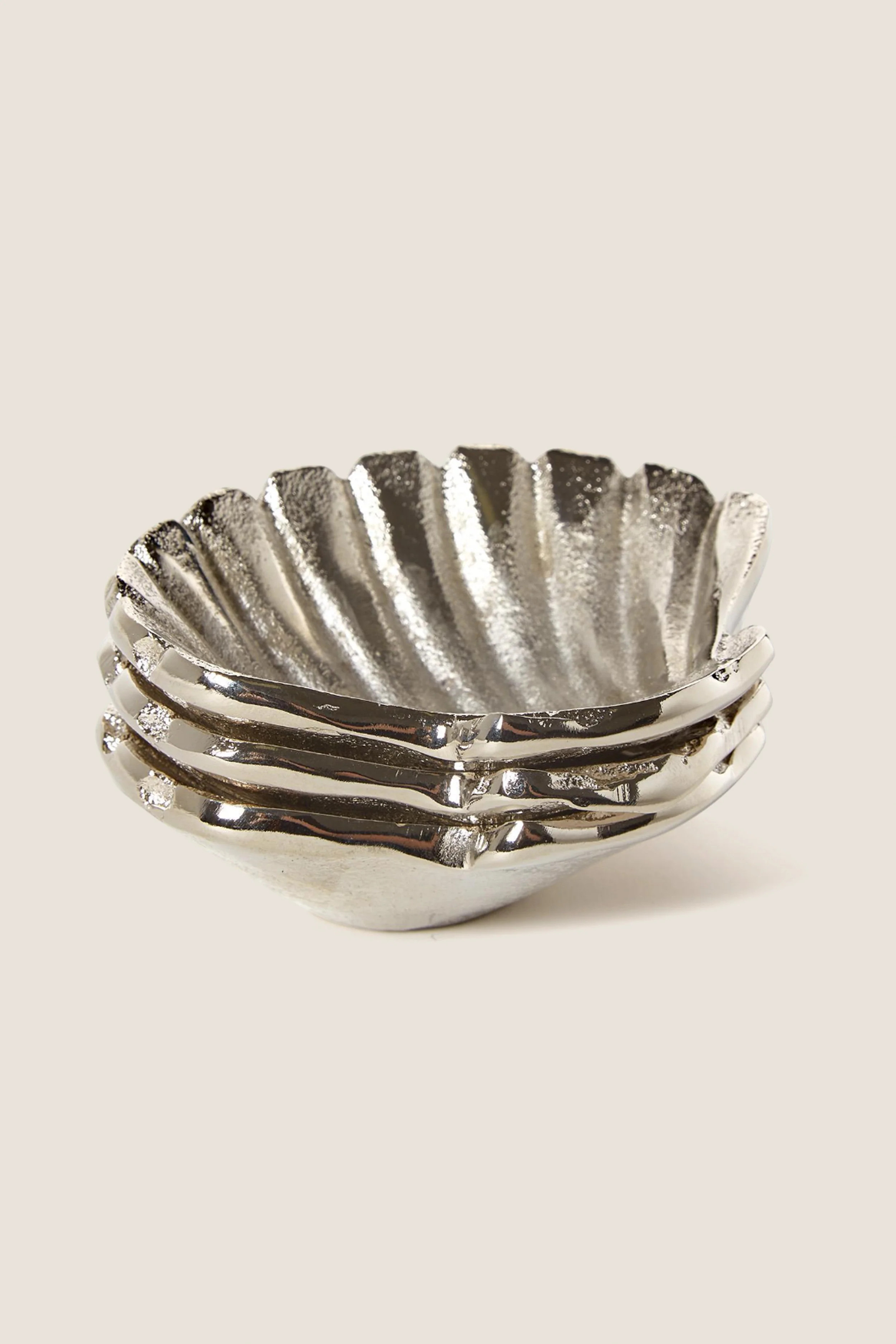 Silver Clam Shell Tidbit Dishes (Set of 3) | Tuckernuck (US)