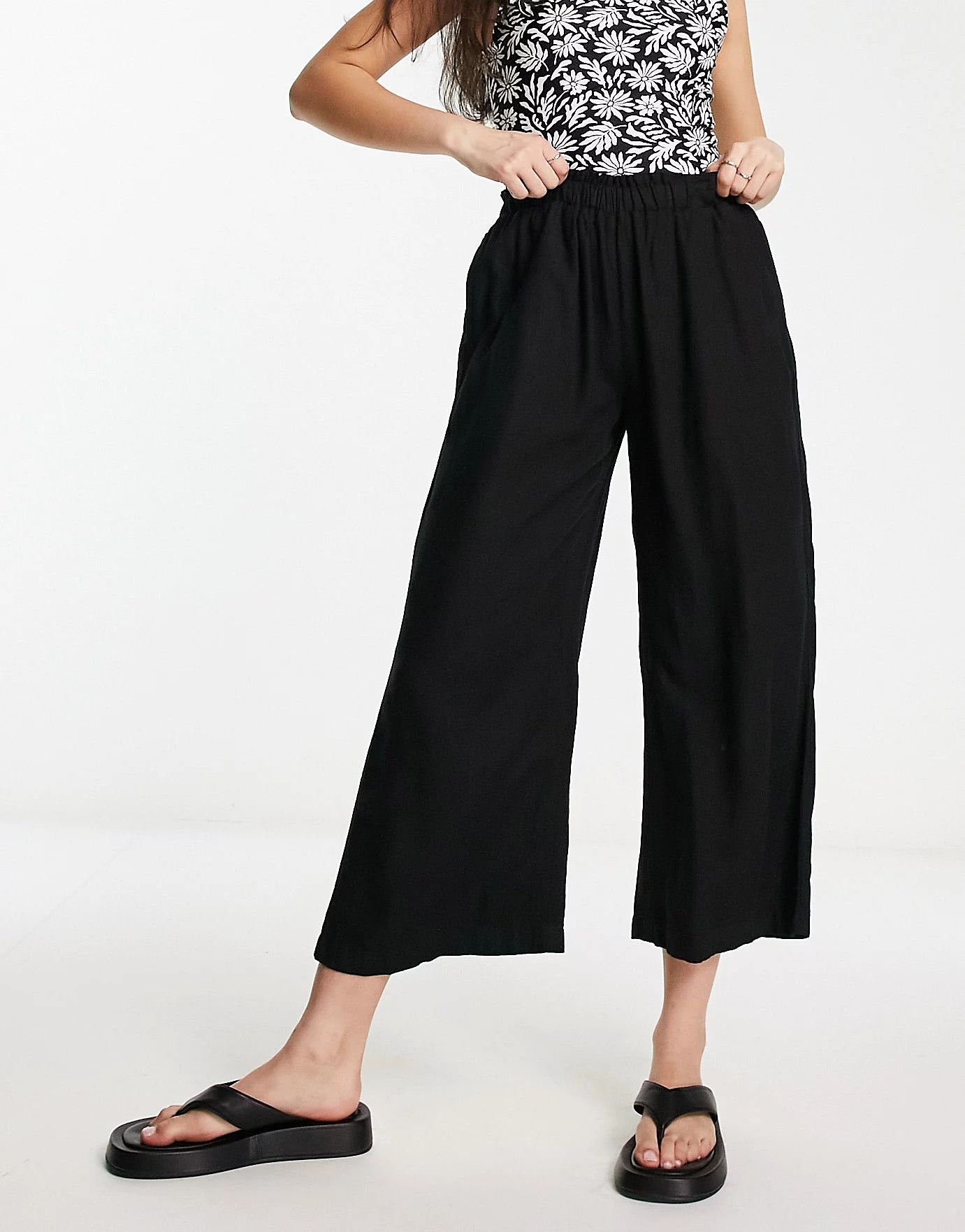 ASOS DESIGN linen culotte pants in black | ASOS (Global)