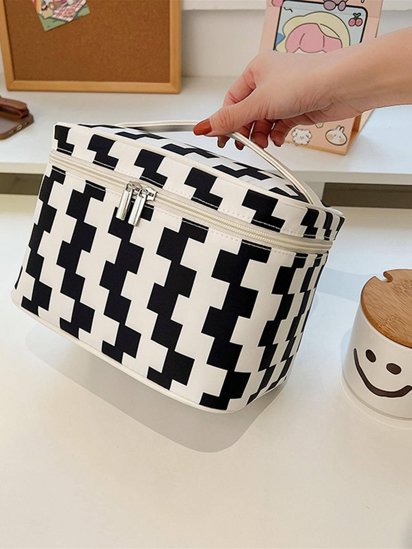 1pc Checkered Pattern Toiletry Travel Bag, Modern Geometric Pattern Portable Makeup Storage Bag F... | SHEIN