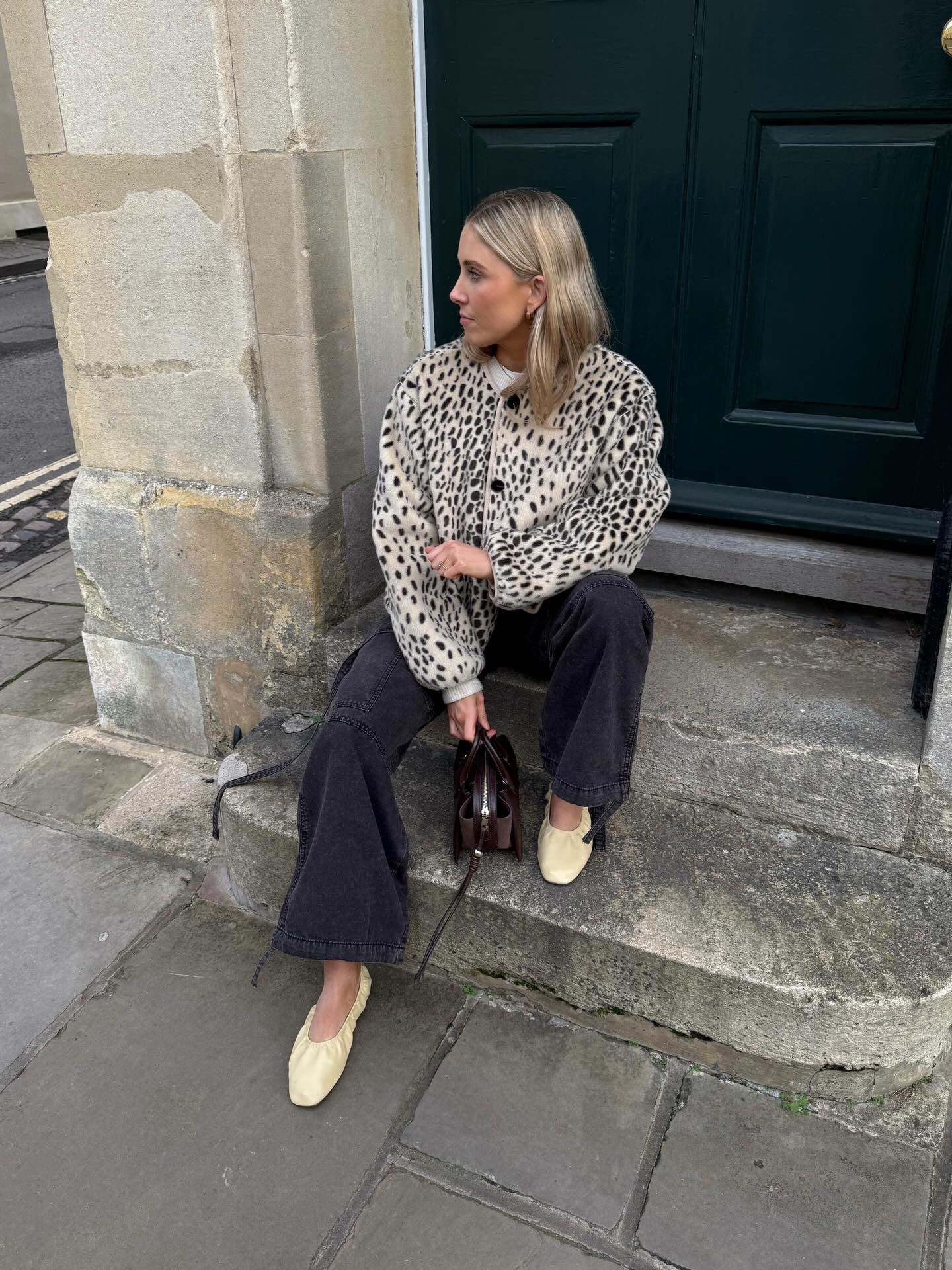 The dreamiest jacket around 🐆

Also picked up these cargos from @weekdayofficial in the same and I’m obsessed.