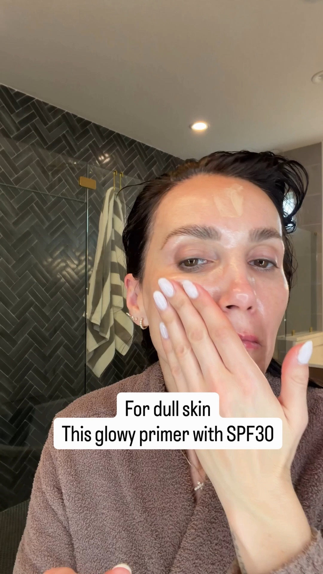 Primer that gives glow and spf 30

#LTKBeauty #LTKOver40 #LTKgrwm