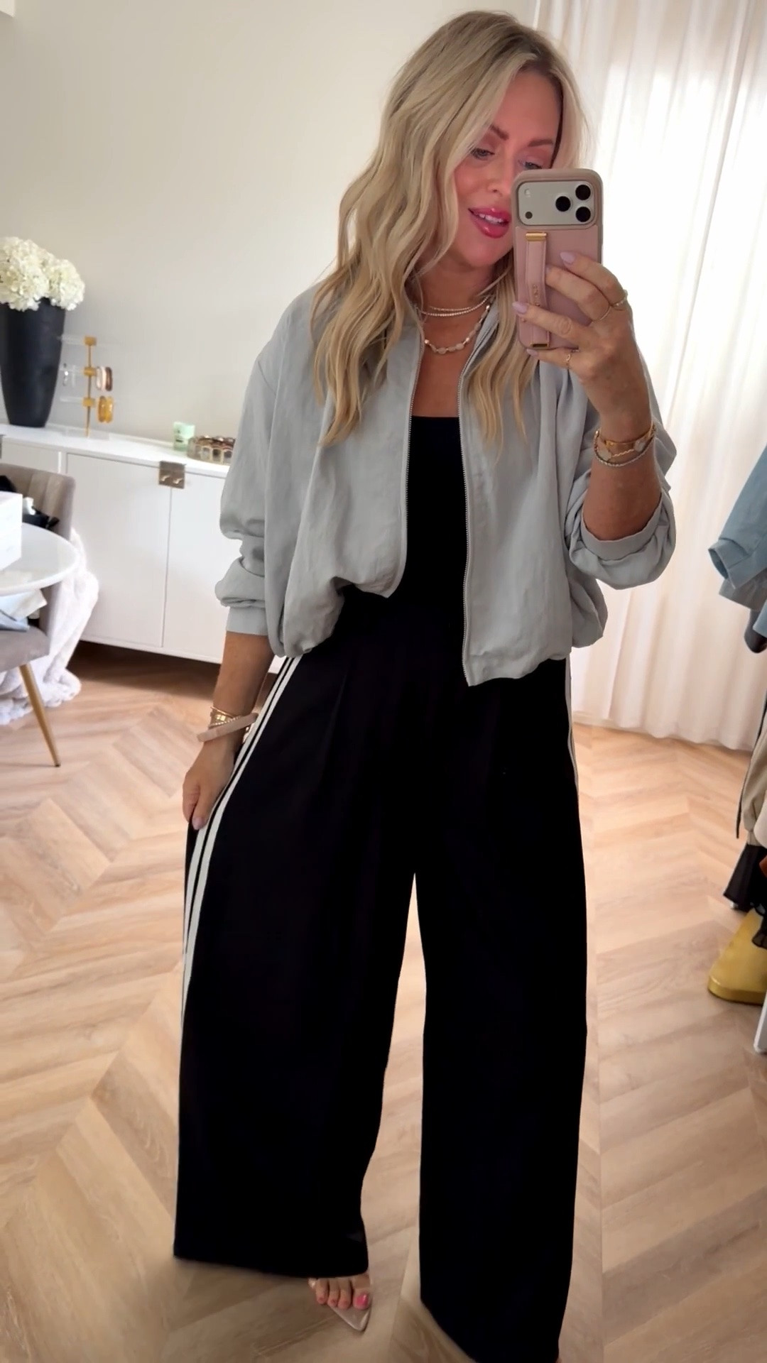 OOTN✨🍸
I’m in all smalls

Track pants. Zara. Date night.

#LTKootd #LTKgrwm