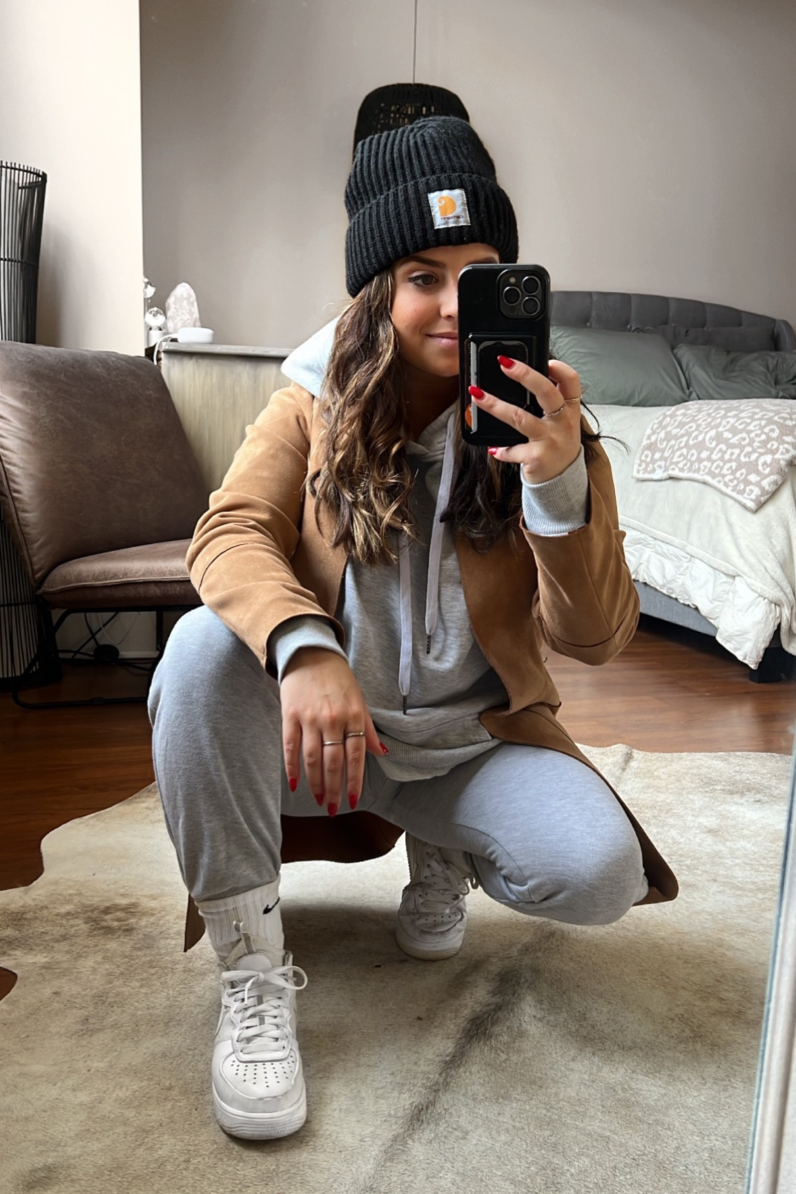 Sweatshirt: small (perfectly oversized)
Sweatpants: small 