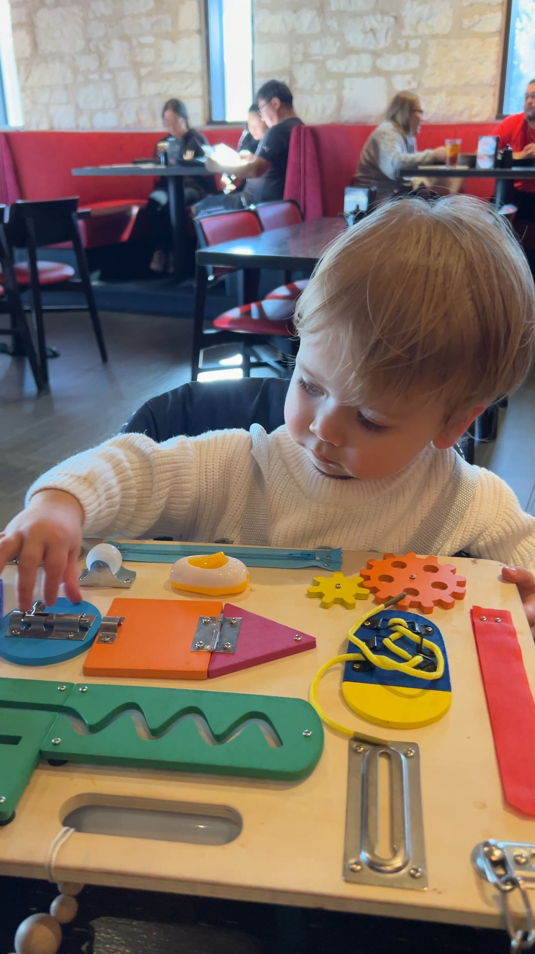 How we go to eat screen-free with our 18 month old!

#LTKBaby #LTKFamily #LTKBump