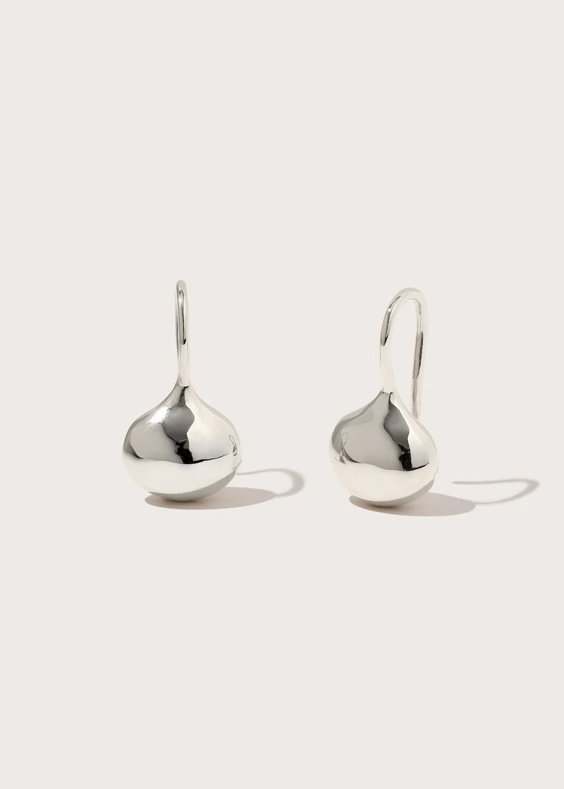 Small Pebble Curve Drop Earrings | Otiumberg