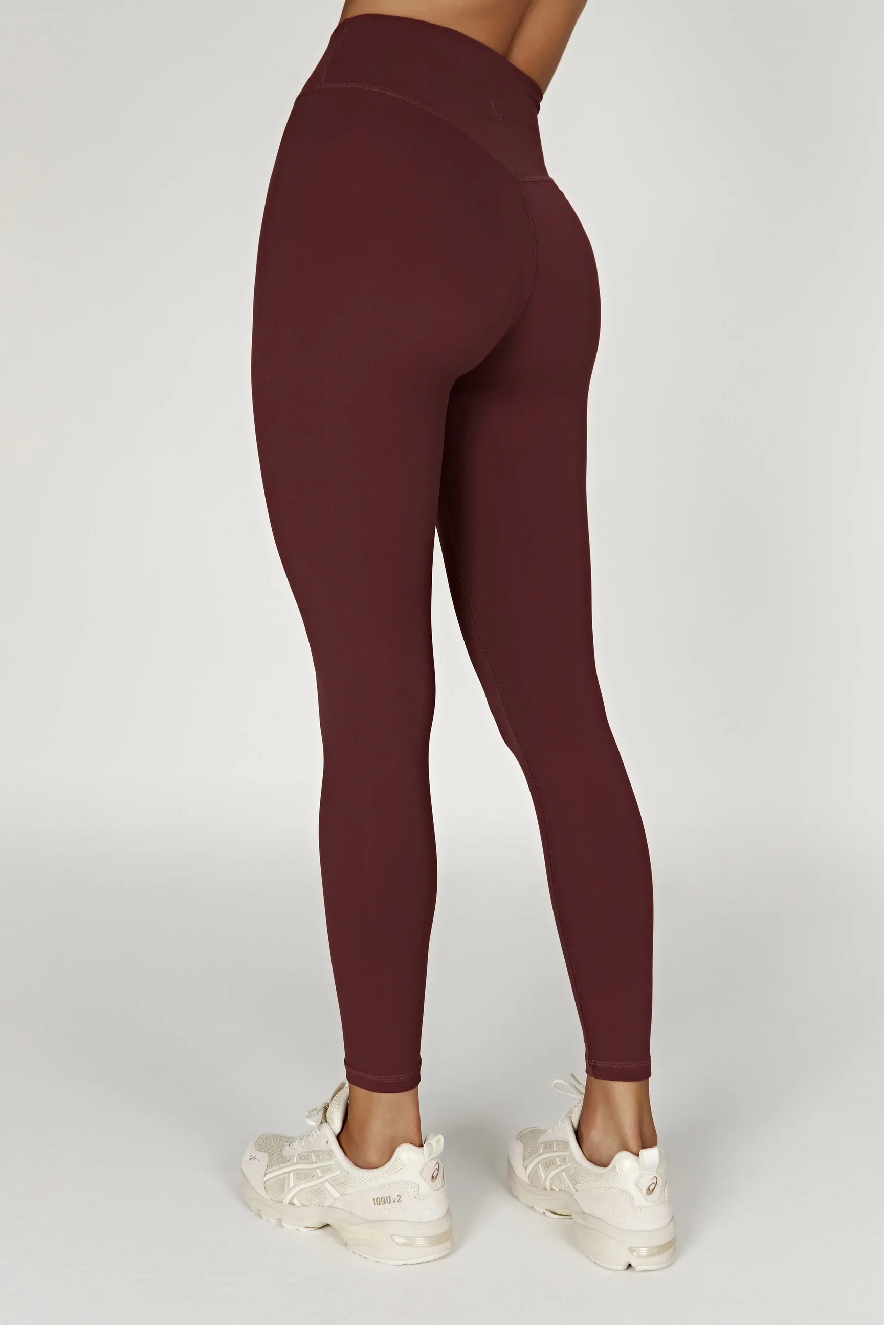 Venus V Back Leggings - Mahogany | MESHKI US