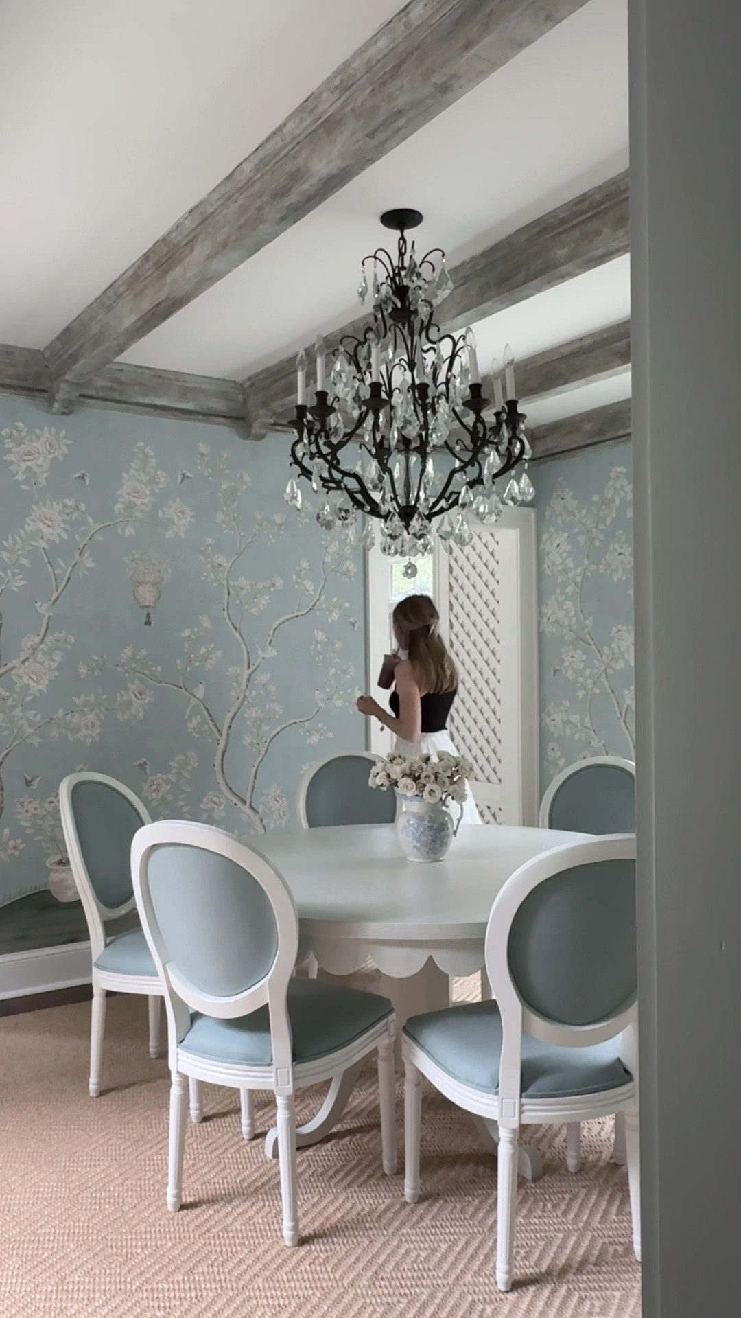 Set the table with me! 