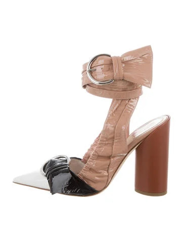 2016 Conquest Pumps | The Real Real, Inc.