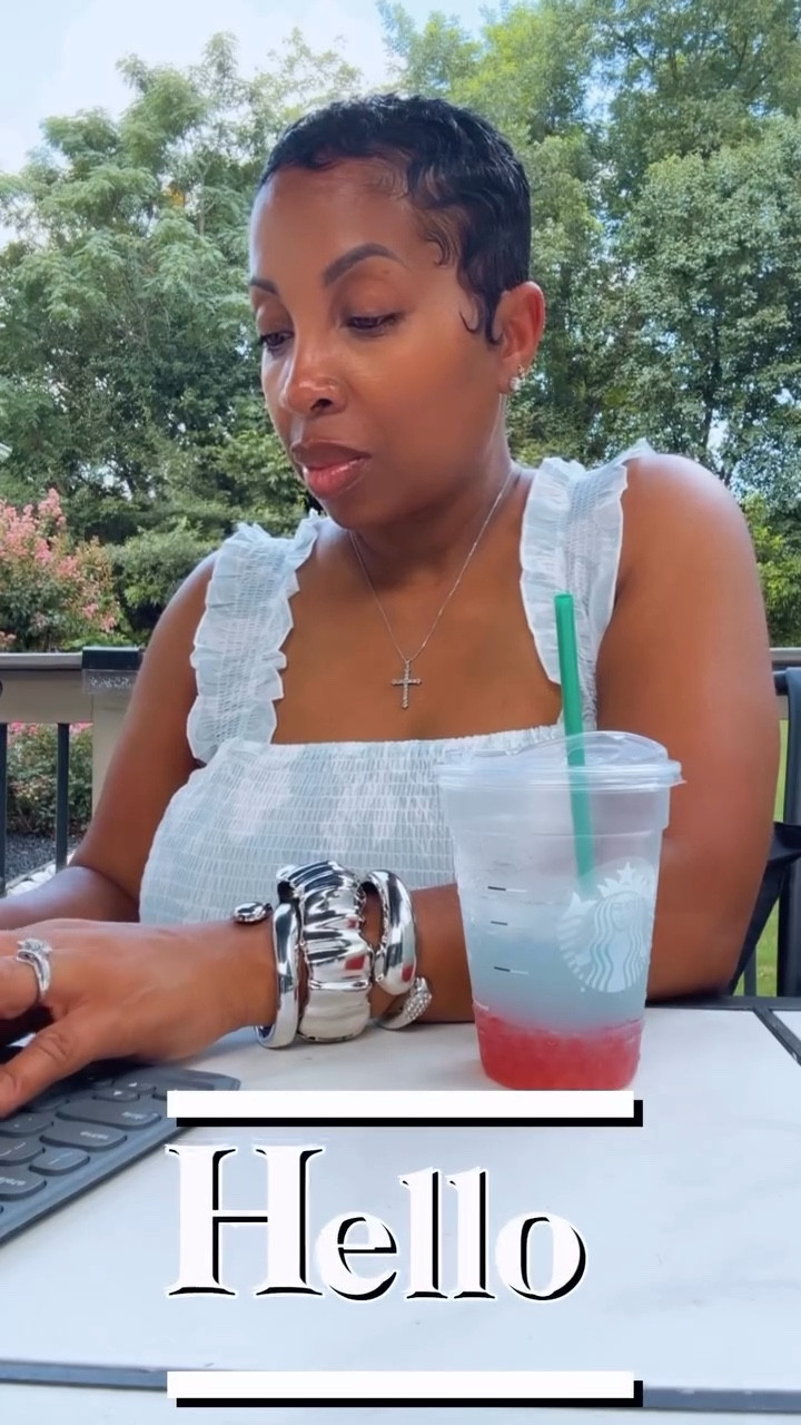 Work + Sun = my kind of vibe. 
❤️these chunky bangles 
