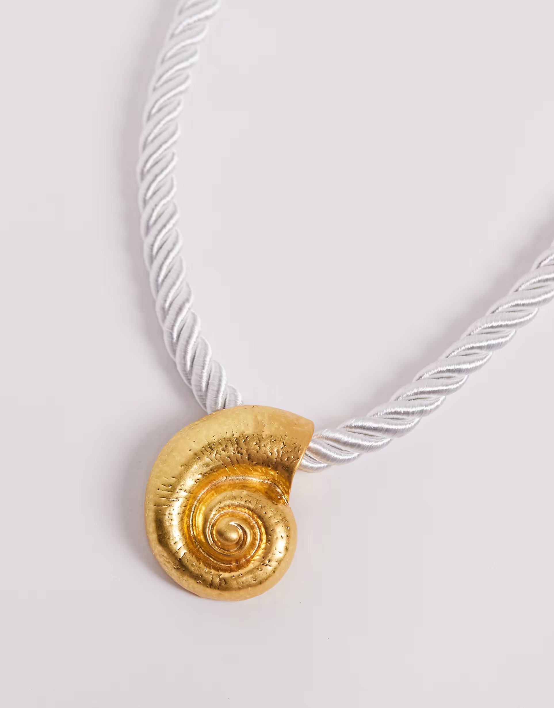 Kaiia exclusive rope chain shell necklace in gold | ASOS (Global)