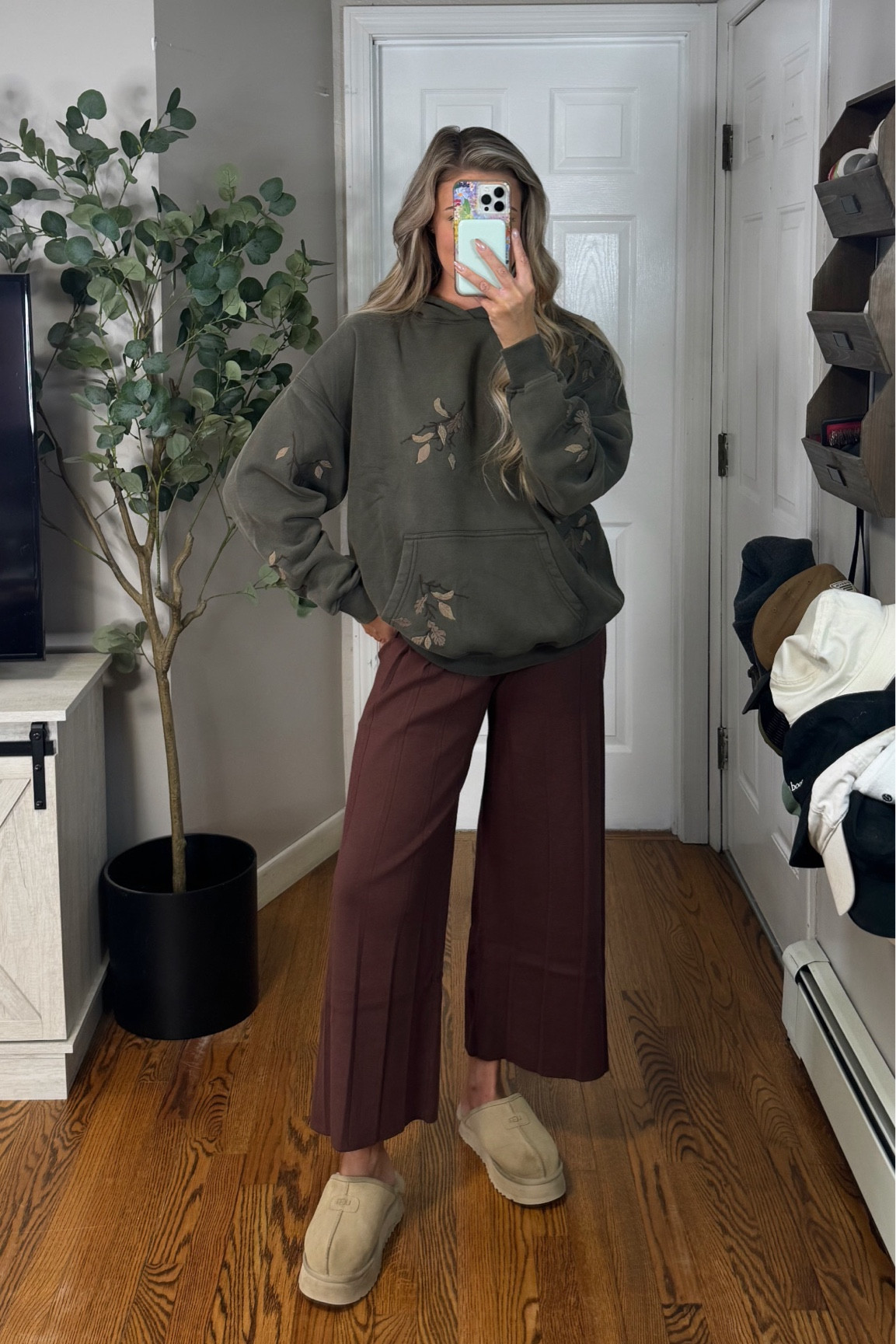 Wore this as my travel fit today! Obsessed with the embroidered detail on the sweatshirt - I’ll be reaching for it so much this fall!

#LTKFindsUnder50 #LTKSaleAlert #LTKFallSale