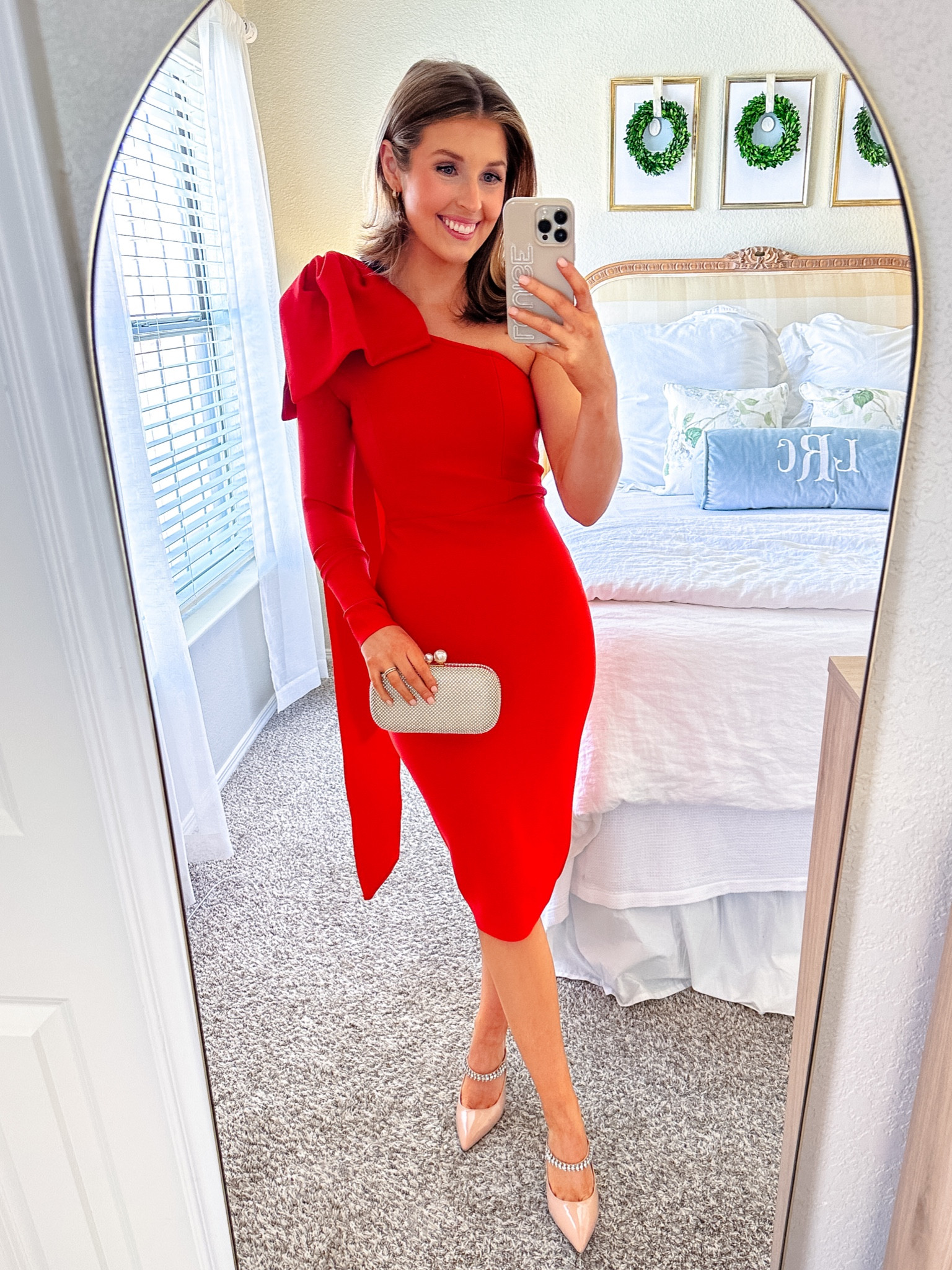 Fabulous red dress for the holidays! Under $100 from Amazon. Wearing a size small!

Red dress // holiday party // work holiday party // bow dress 

#LTKHoliday #LTKstyletip #LTKSeasonal