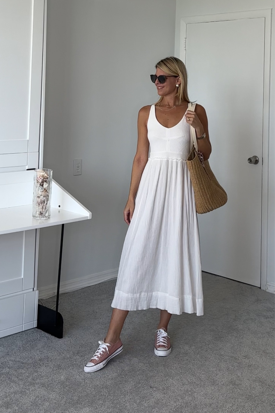 maxi dress with converse shoes