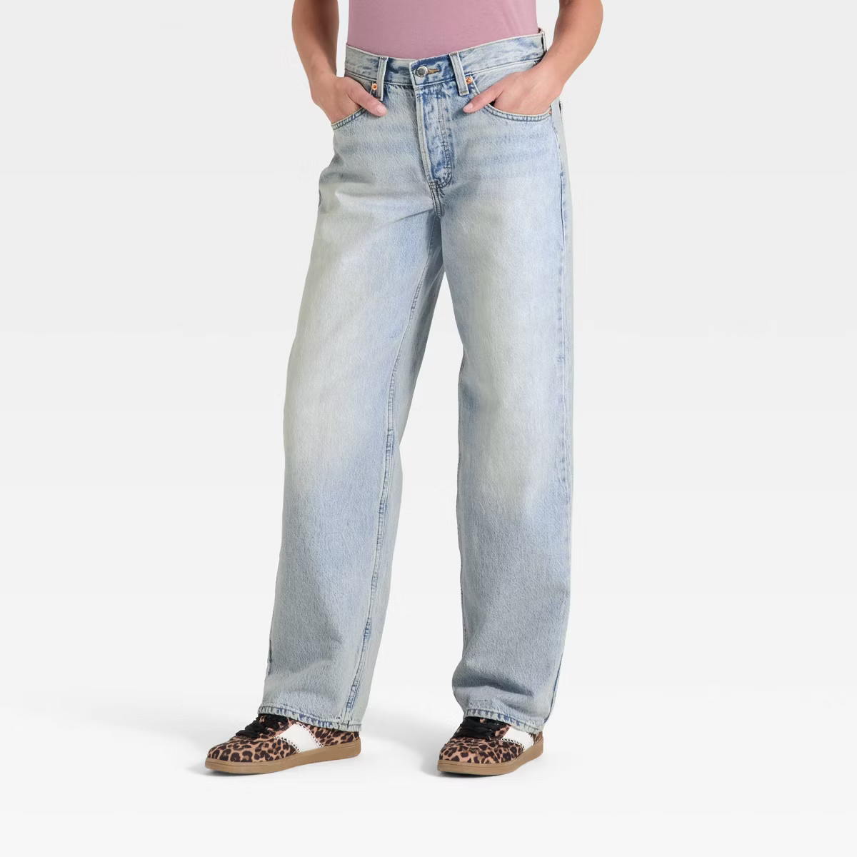 Women's Mid-Rise 90's Baggy Denim Jeans - Universal Thread™ Light Wash 2 | Target