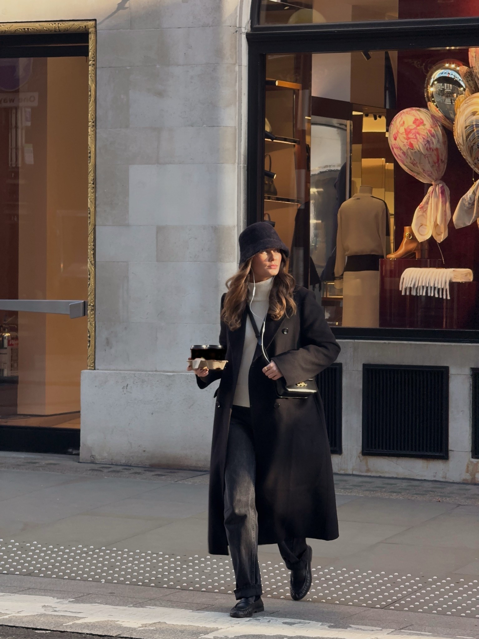 Chic city look 🖤

#LTKeurope #LTKuk #LTKwinter