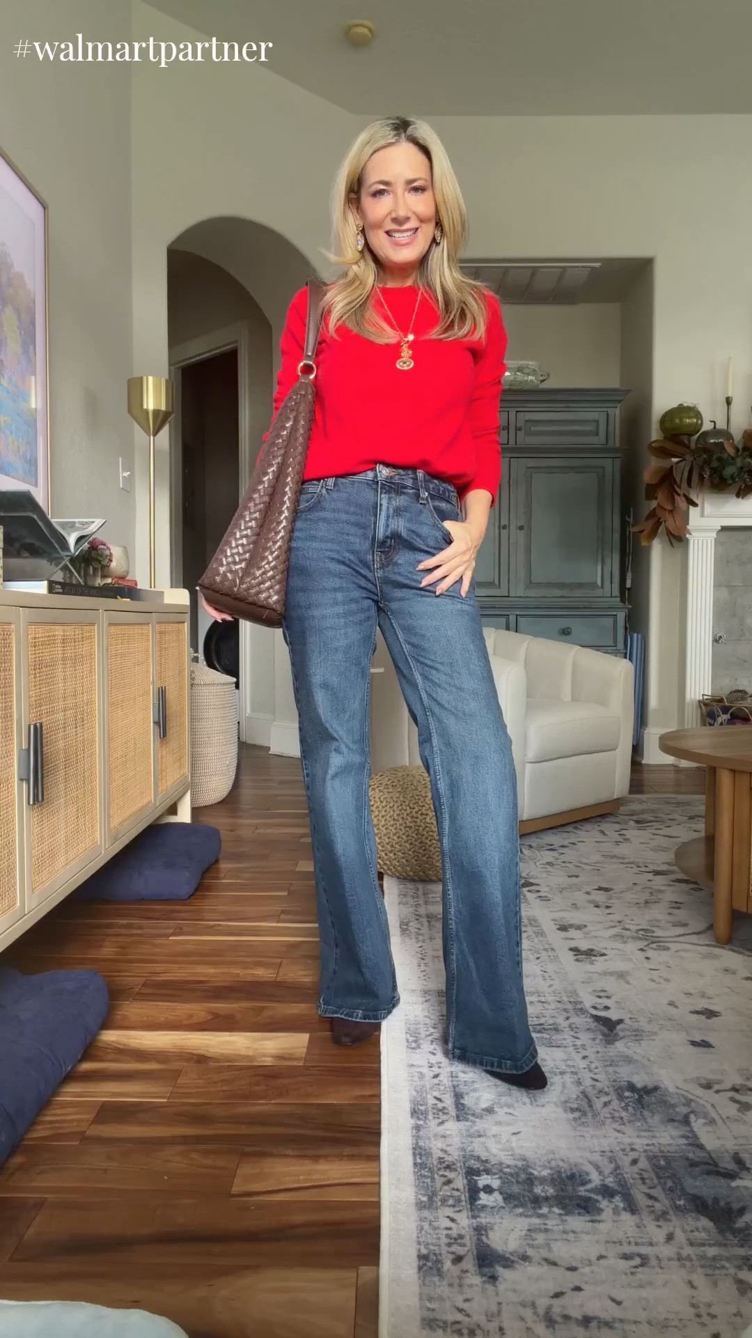 #walmartpartner Let’s hear it for restocks! @Walmart has our new faves back on the website-including the 100% cashmere sweater and this faux leather woven hobo bag. Wearing size XS in the sweater, size 0 in the jeans and boots are TTS.

#LTKSeasonal #LTKOver40
